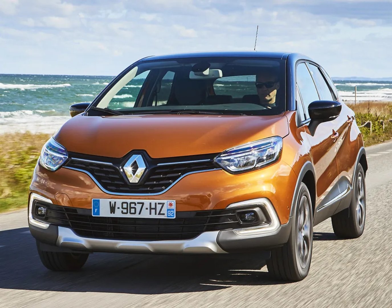 Renault_Captur_1_generation_restyling__SUV_5-doors__4.jpg
