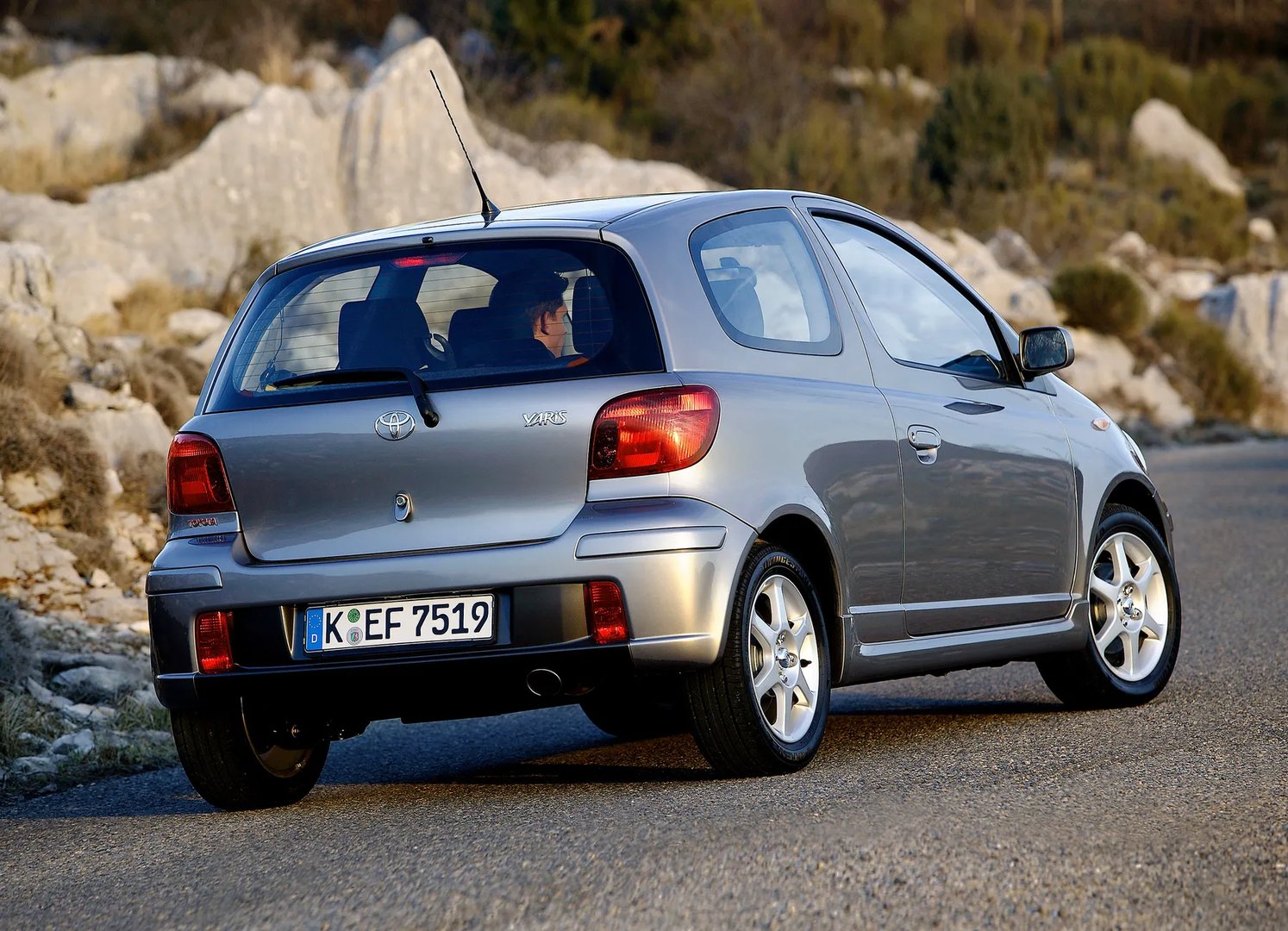Toyota_Yaris_1_generation_restyling__Mini_3-doors__3.jpg