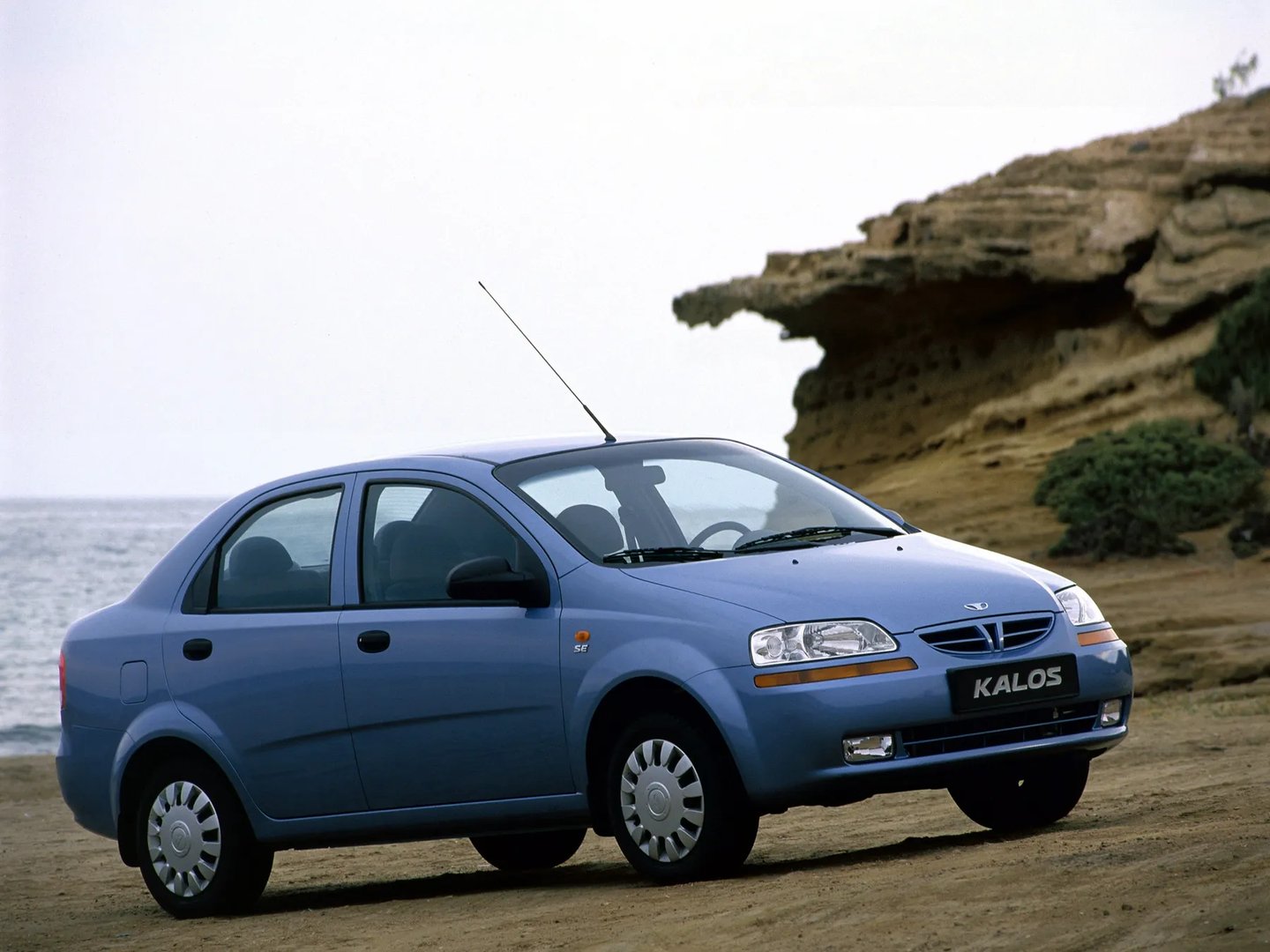 Daewoo_Kalos_1_generation__Sedan__1.jpg