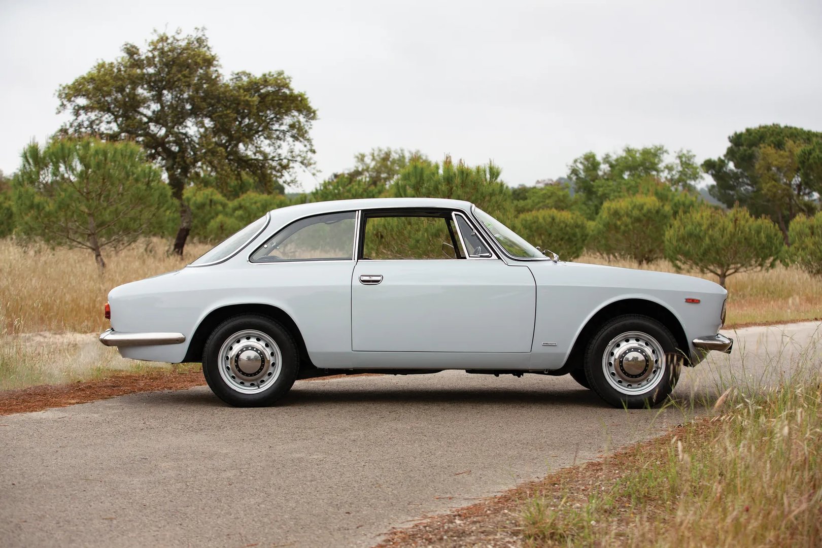 Alfa Romeo_105_115_1_generation__Coupe__1.jpg