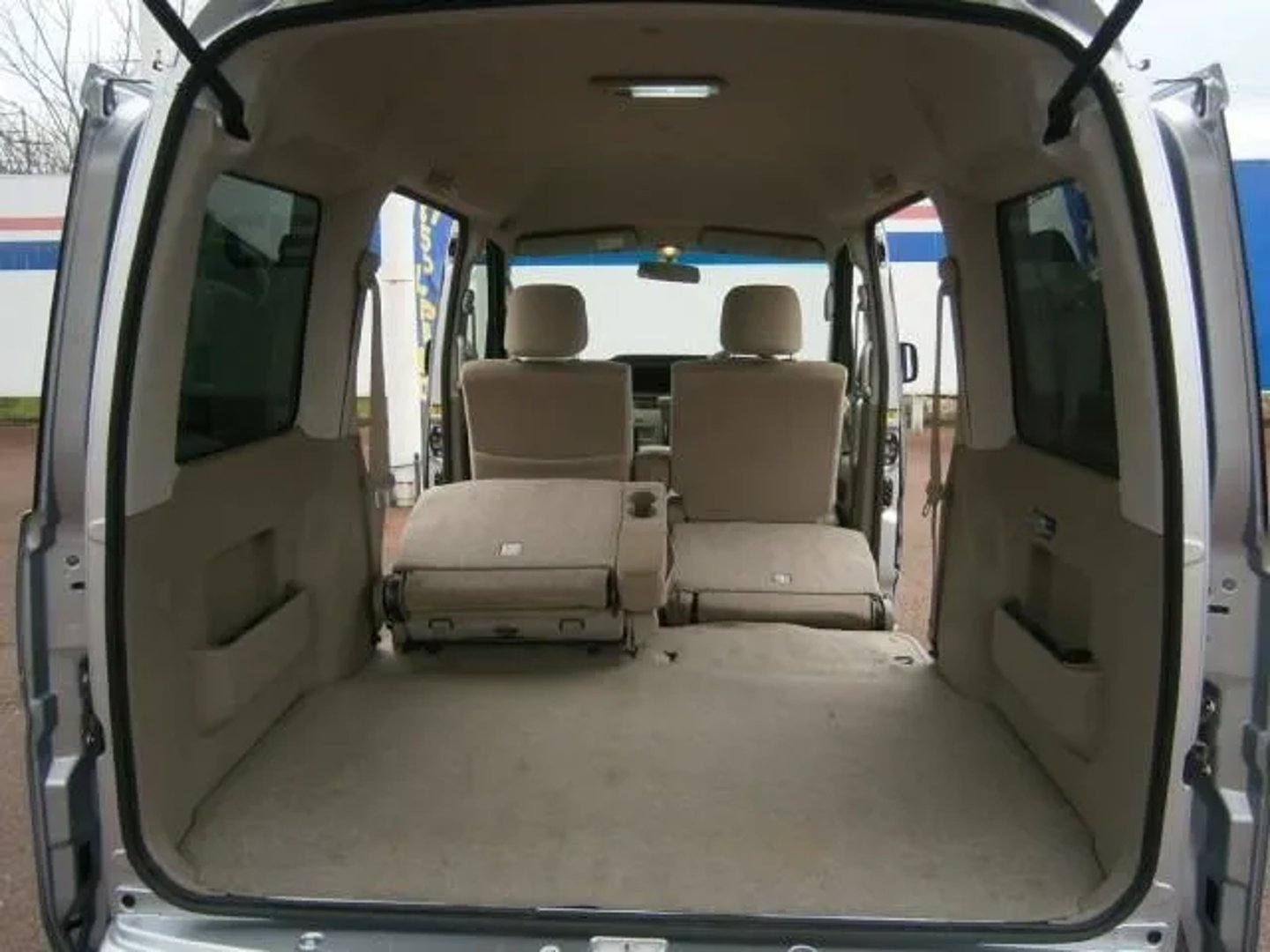 Subaru_Dias_Wagon_1_generation__Minivan__8.jpg