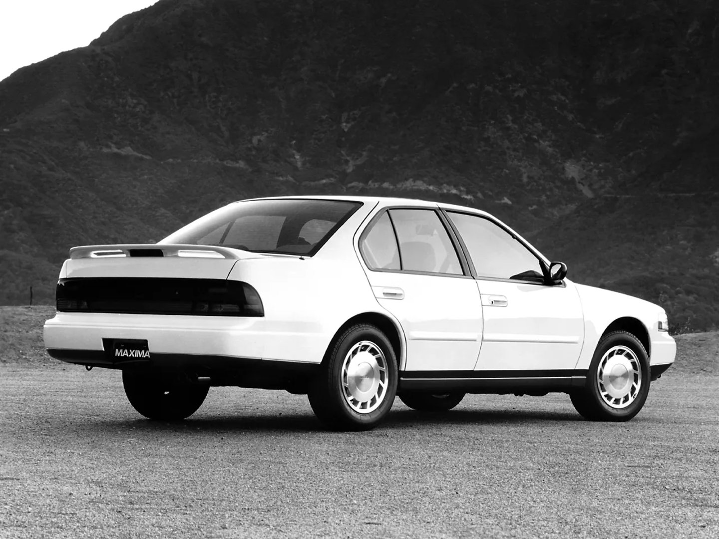 Nissan_Maxima_3_generation_restyling__Sedan__2.jpg