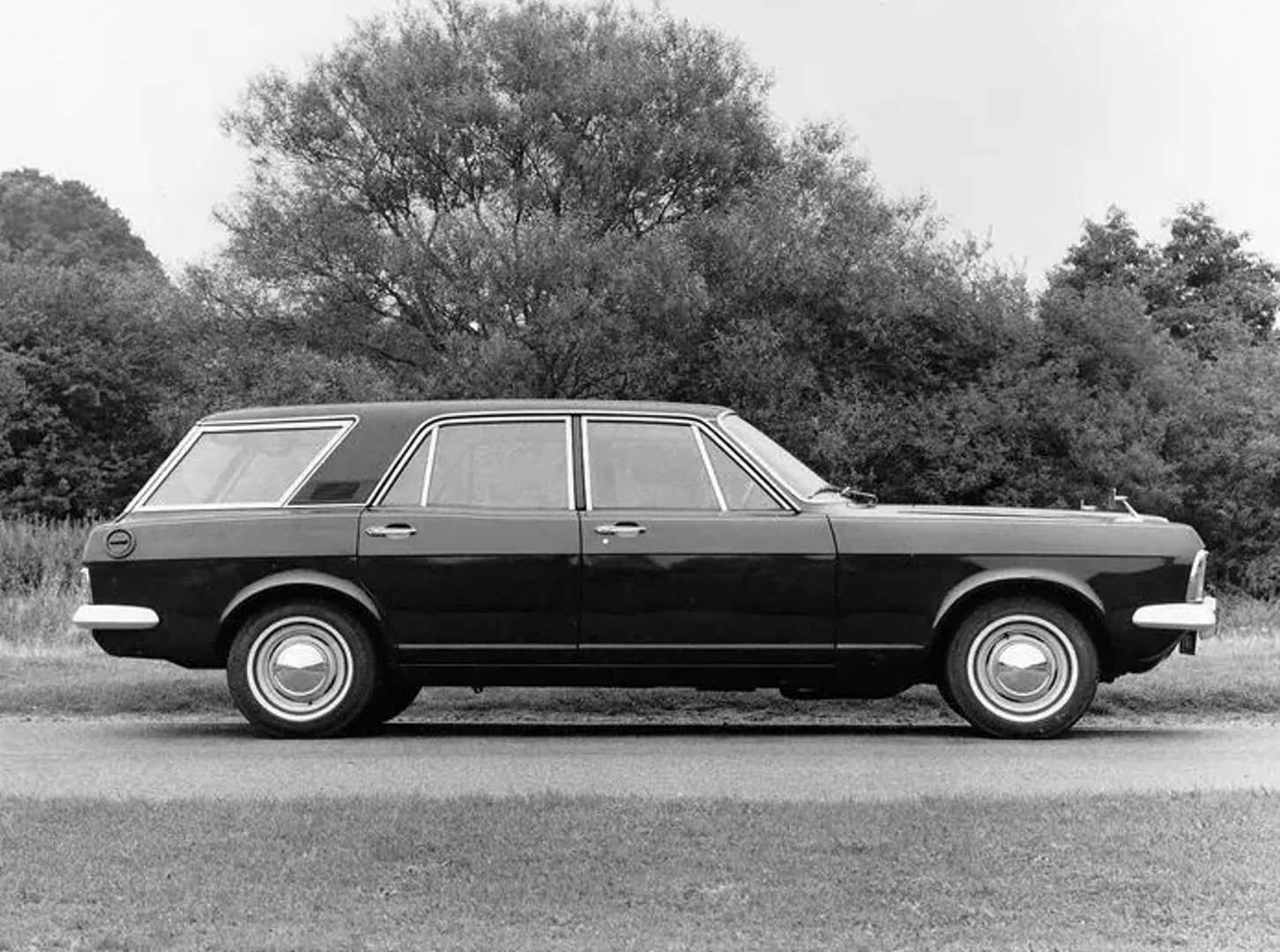 Ford_Zephyr_4_generation__Estate_5-door__1.jpg