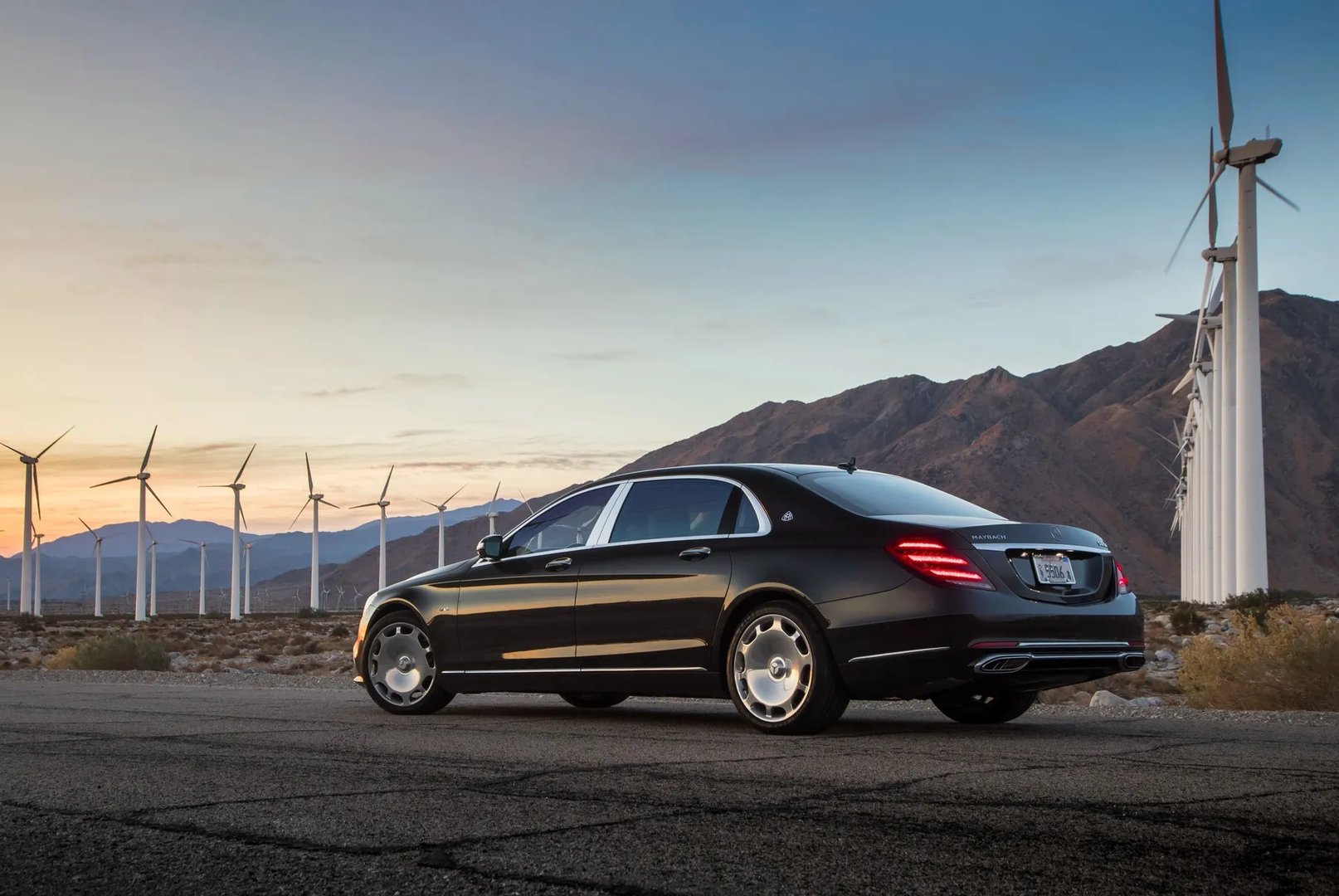 Maybach_S-class_1_generation_restyling__Sedan_Long__2.jpg