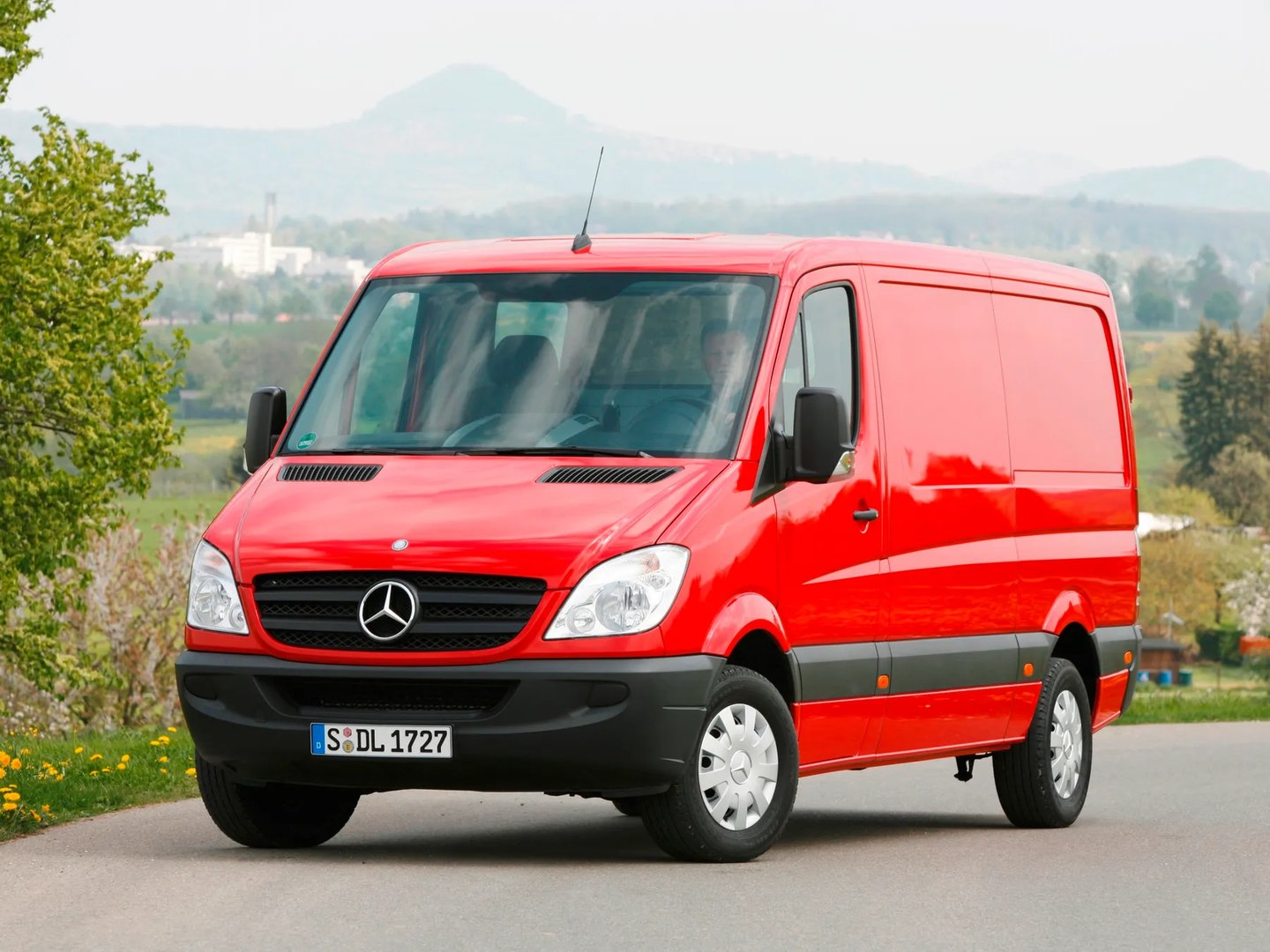 Mercedes_Sprinter_2_generation__Van__1.jpg