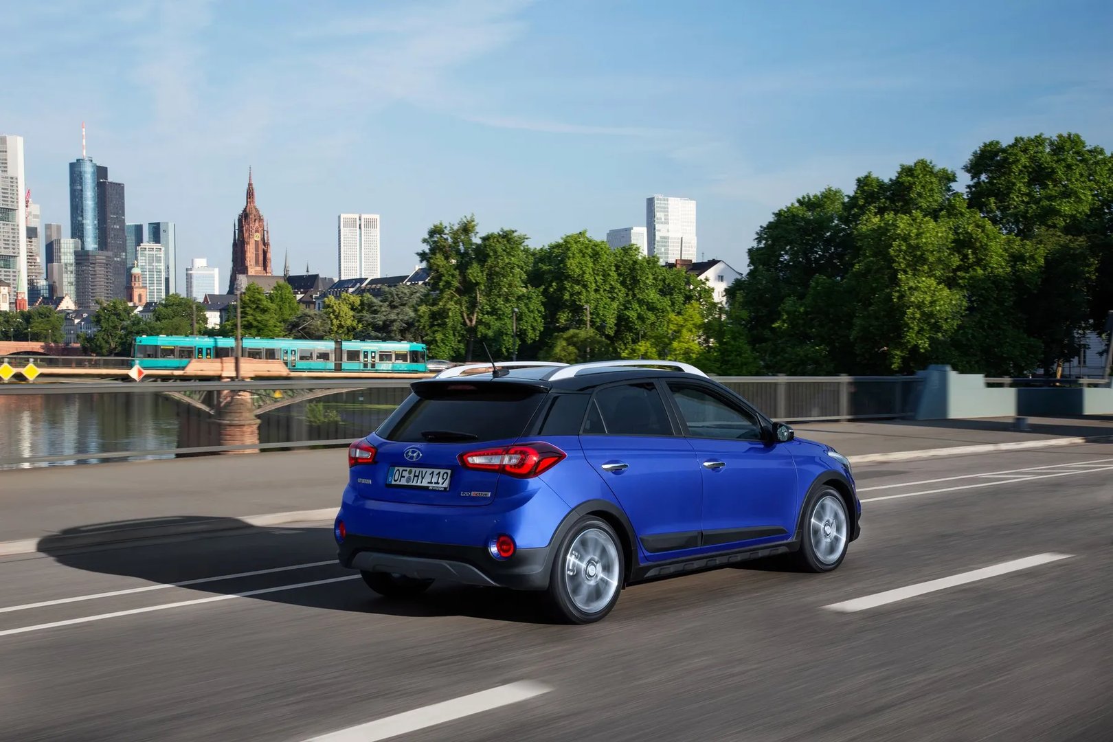 Hyundai_i20_Cross_1_generation_restyling__SUV_5-doors__11.jpg