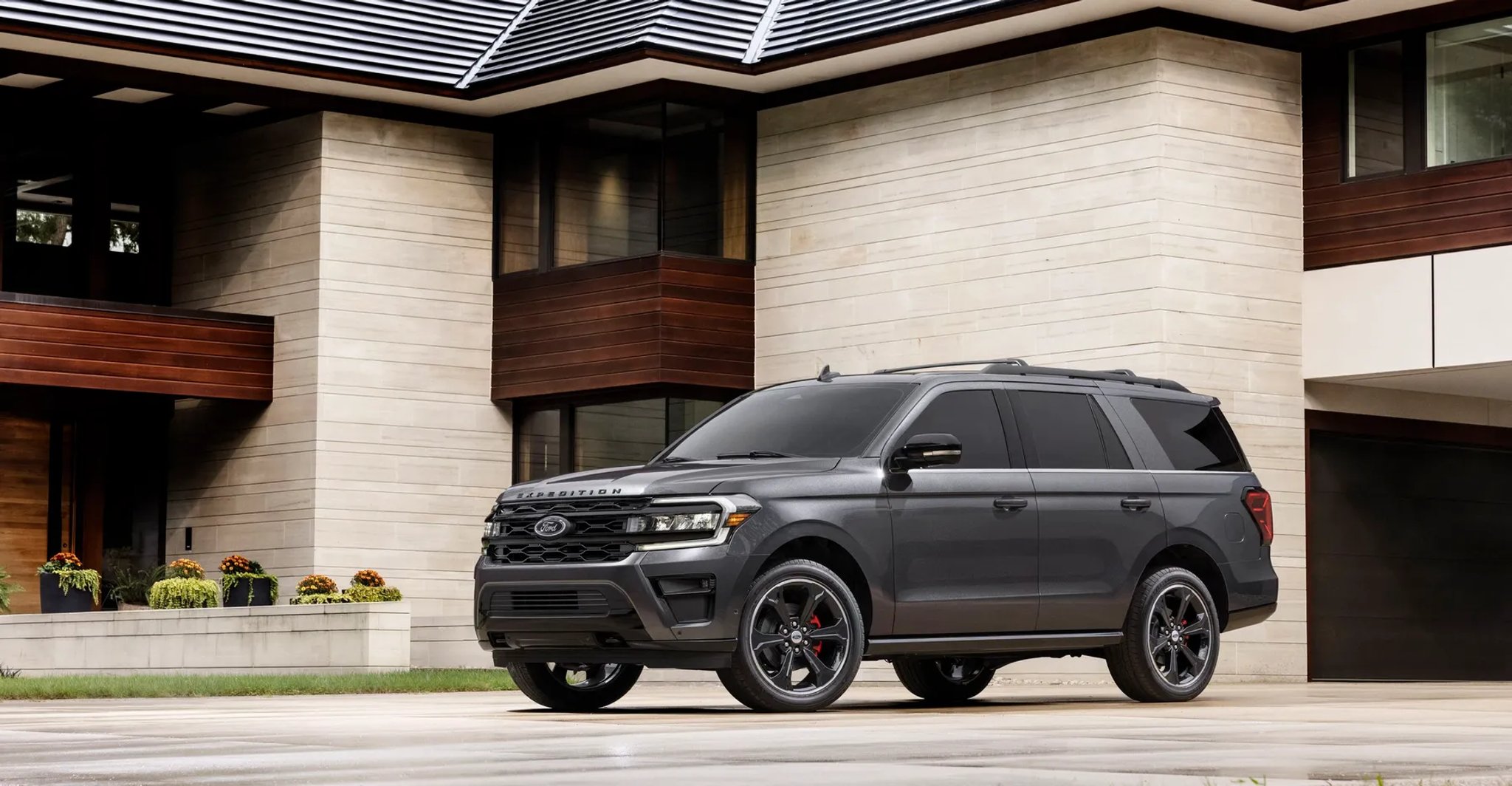 Ford_Expedition_4_generation_restyling_1__SUV_5-doors__2.jpg