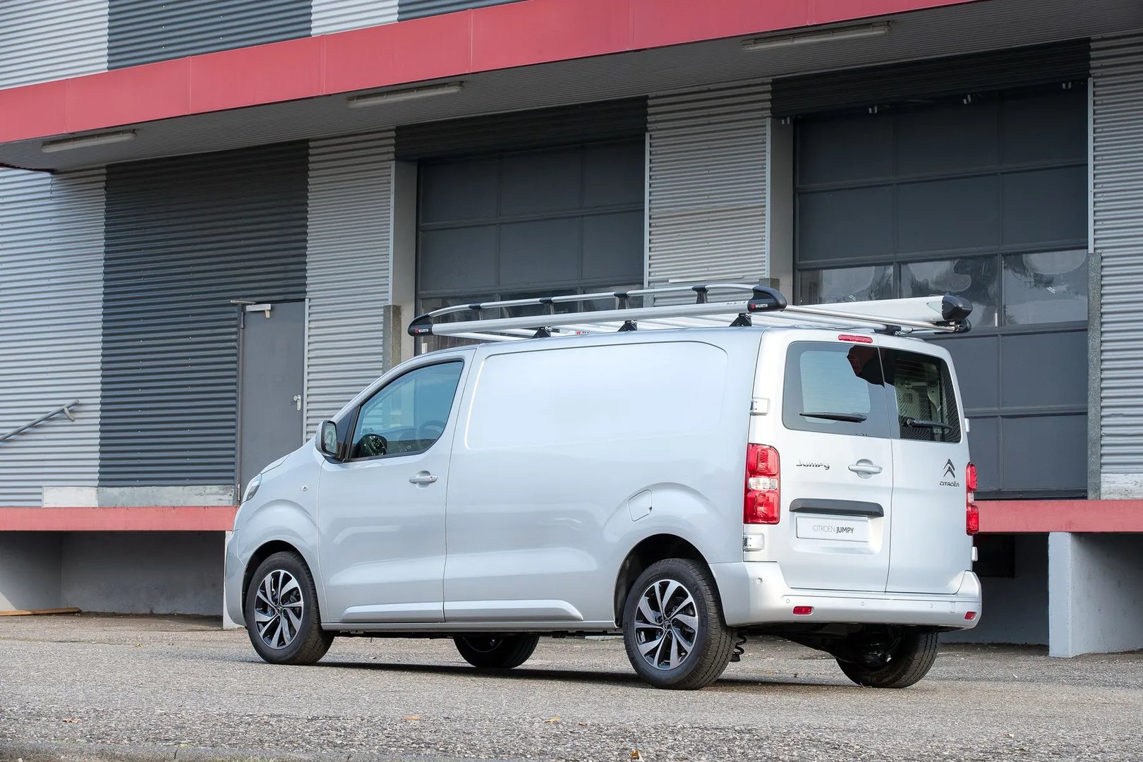 Citroen_Jumpy_3_generation__Van__12.jpg