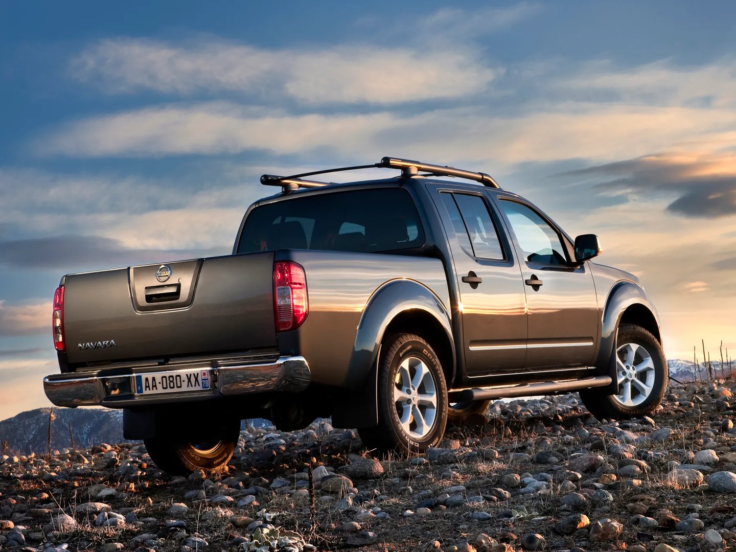 Nissan_Navara_3_generation_restyling__Pickup_double-cab__7.jpg