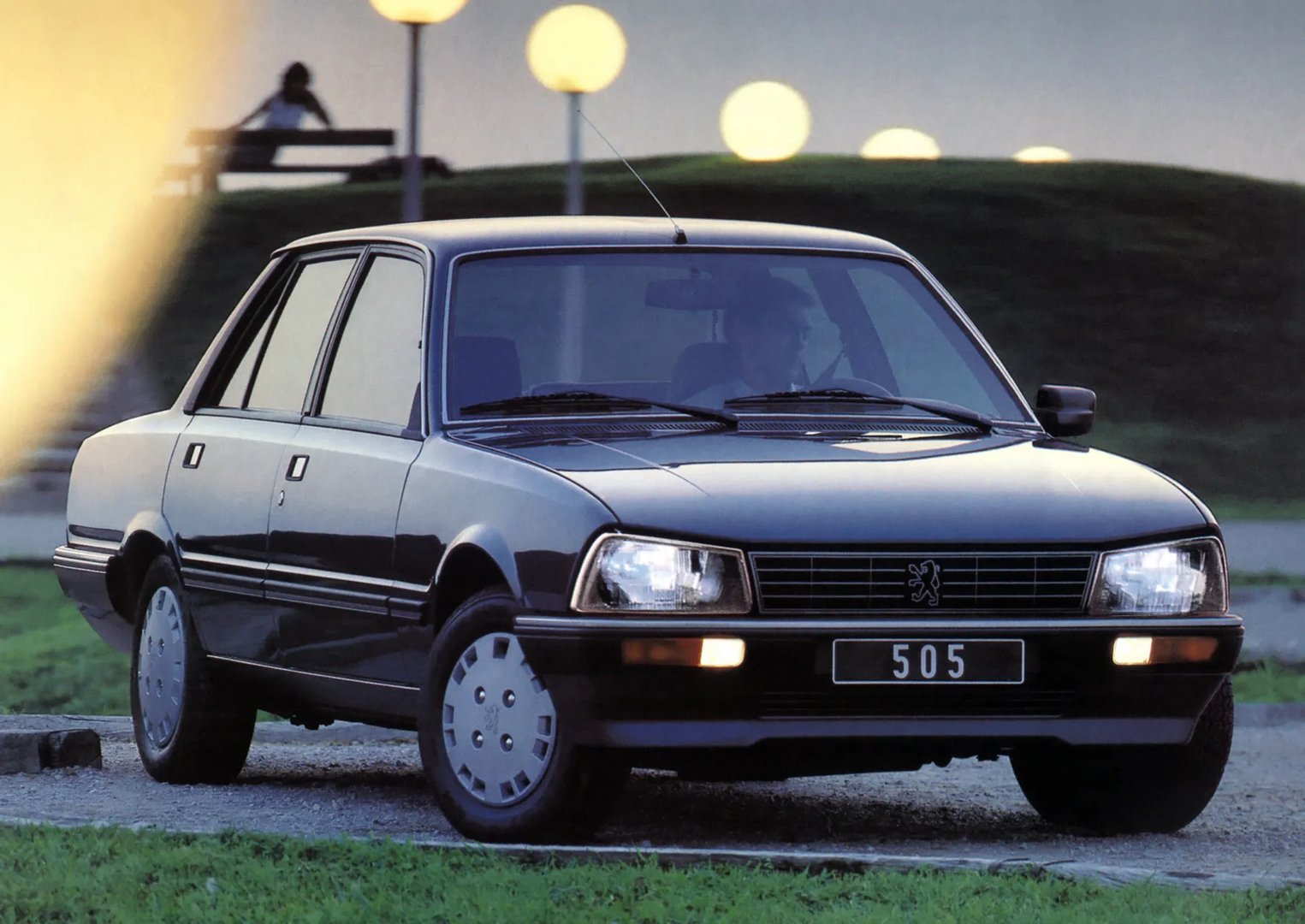 Peugeot_505_1_generation__Sedan__1.jpg