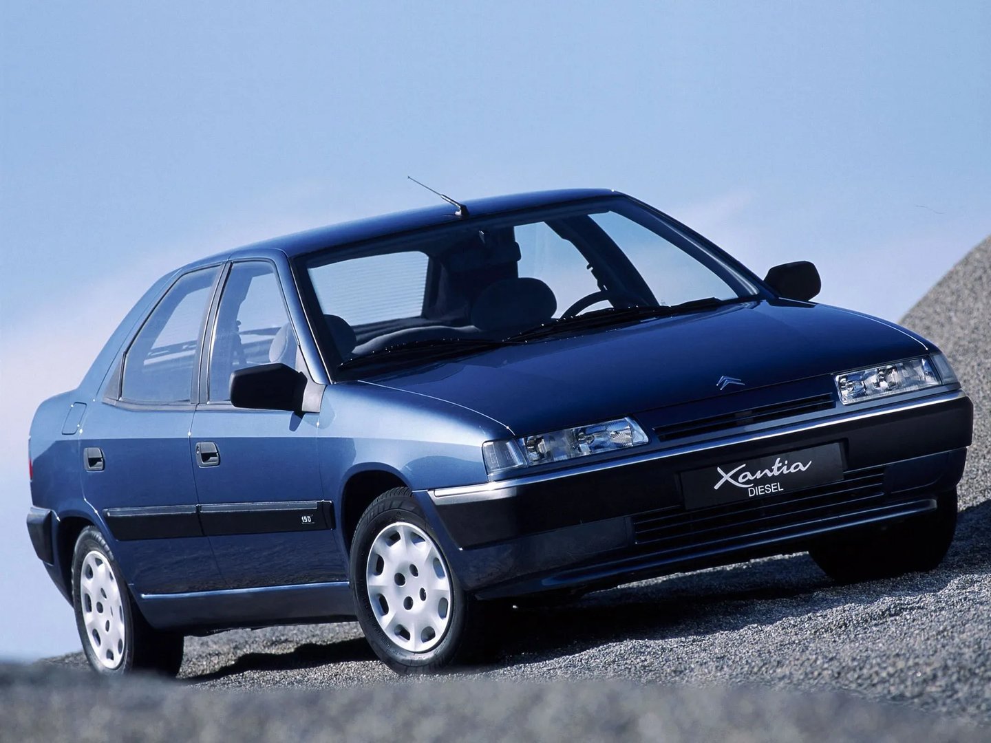 Citroen_Xantia_1_generation__Hatchback_5-door__1.jpg