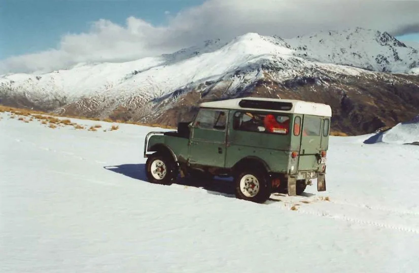 Land Rover_Series_I_1_generation__SUV_3-doors__12.jpg