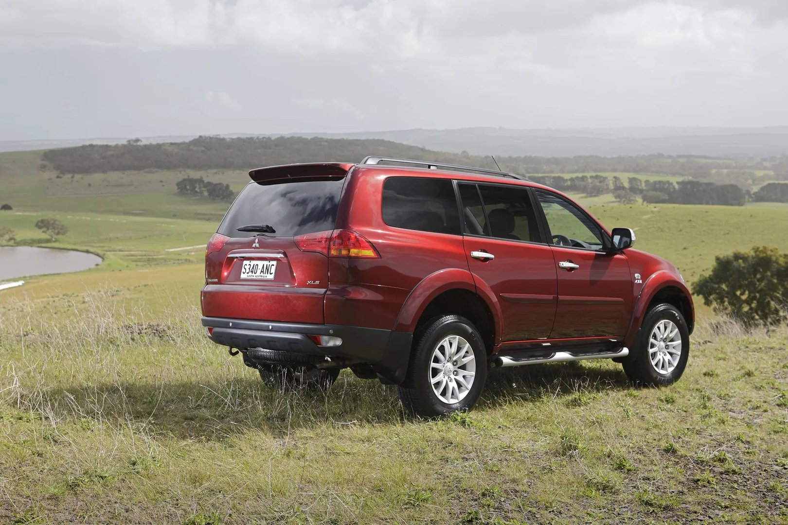 Mitsubishi_Challenger_2_generation__SUV_5-doors__2.jpg