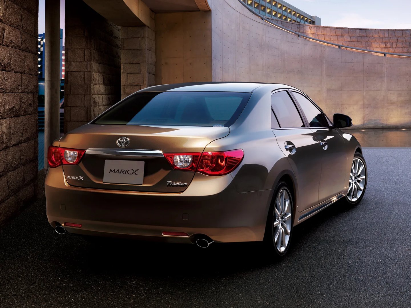 Toyota_Mark_X_2_generation__Sedan__5.jpg