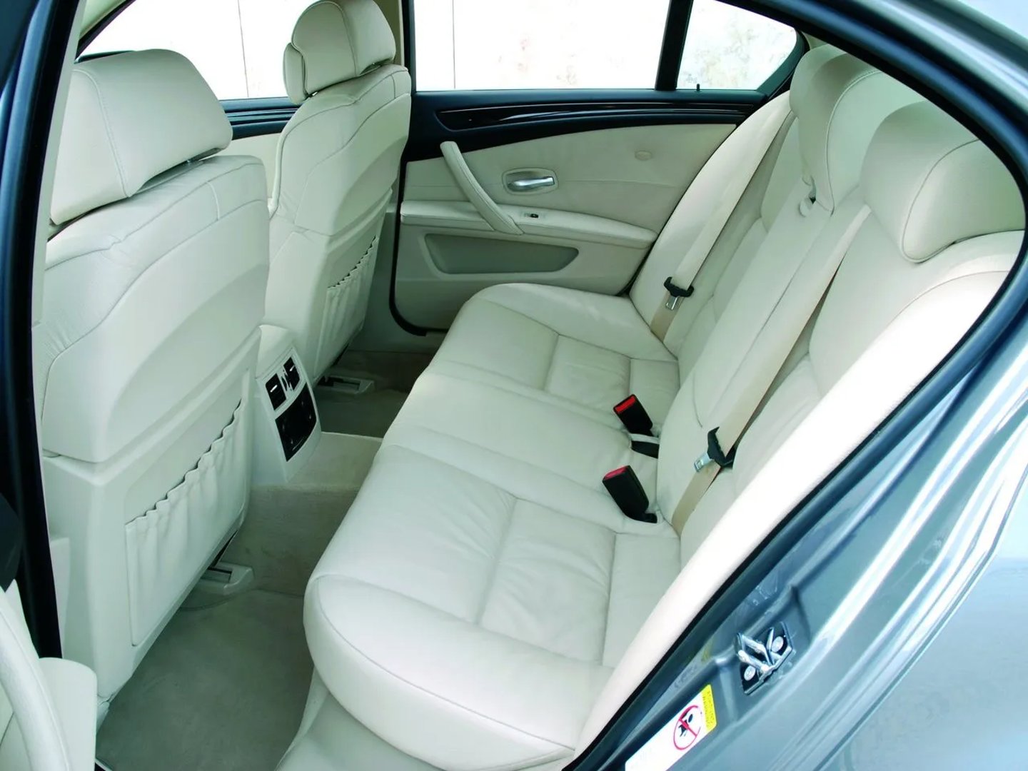BMW_5_series_5_generation_restyling__Sedan__12.jpg