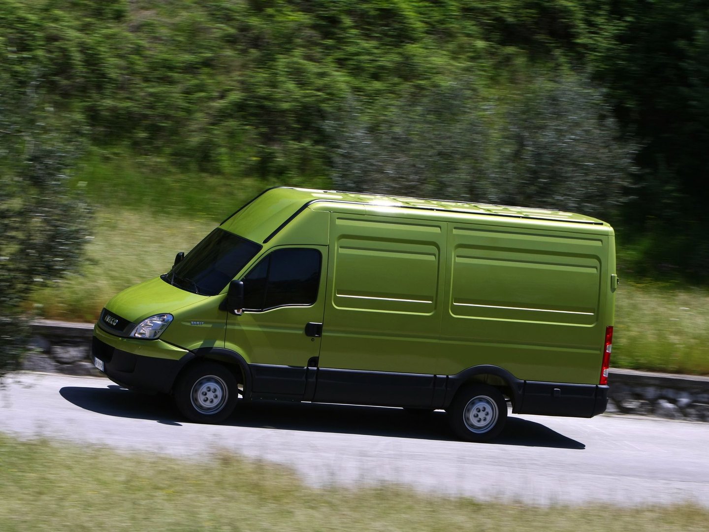 iveco_Daily_2_generation_restyling_1__Van_Long__4.jpg