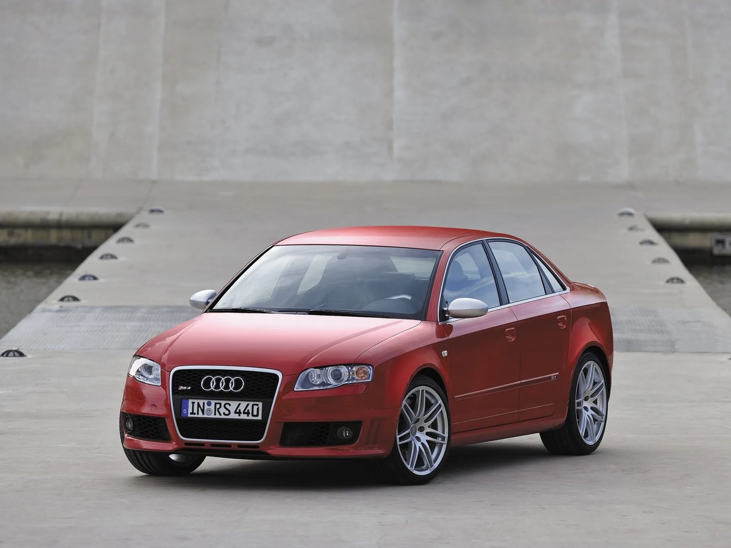 Audi_RS4_2_generation__Sedan__13.jpg