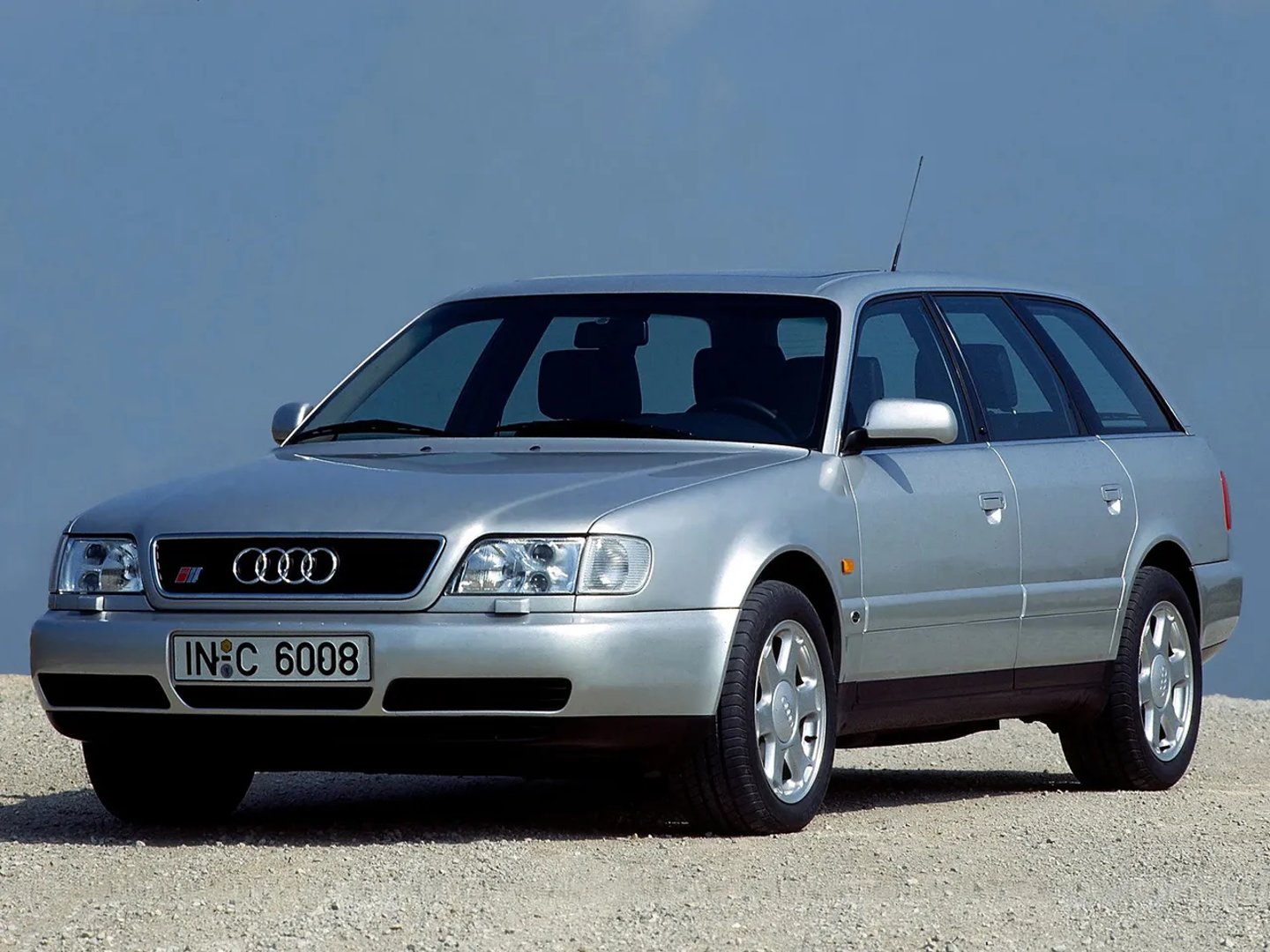 Audi_S6_1_generation__Estate_5-door__10.jpg