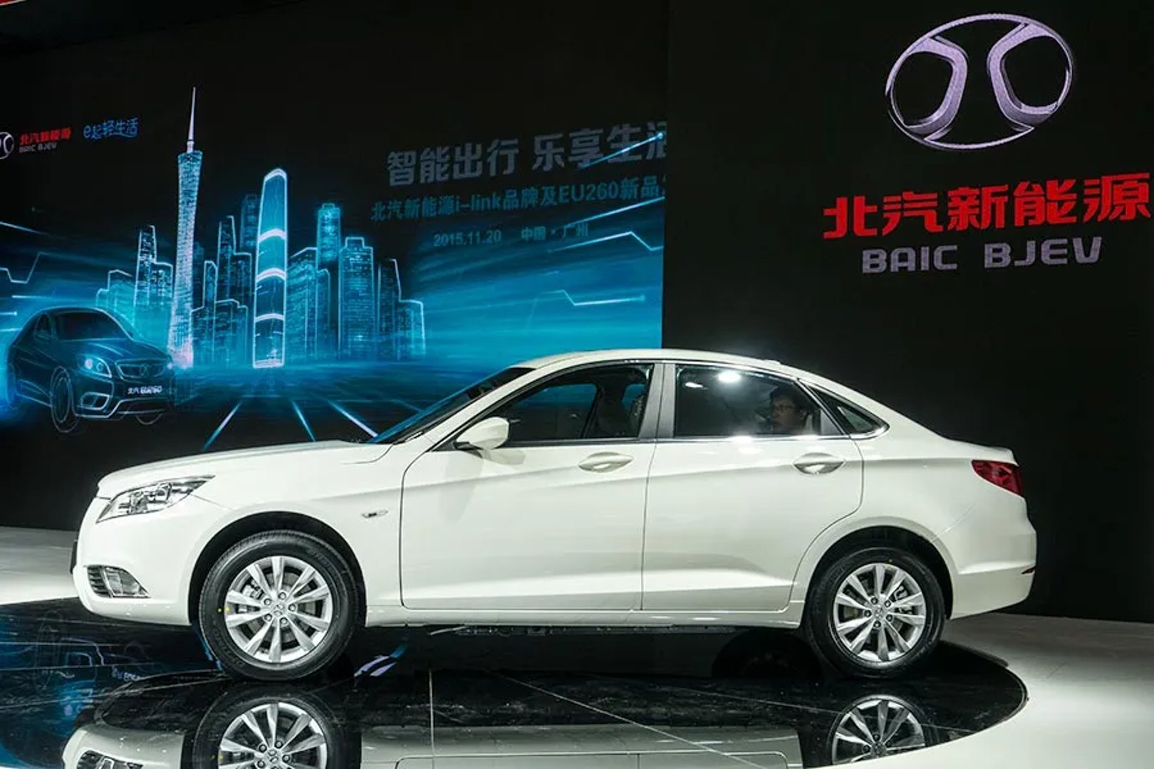 baic_EU260_1_generation__Sedan__5.jpg