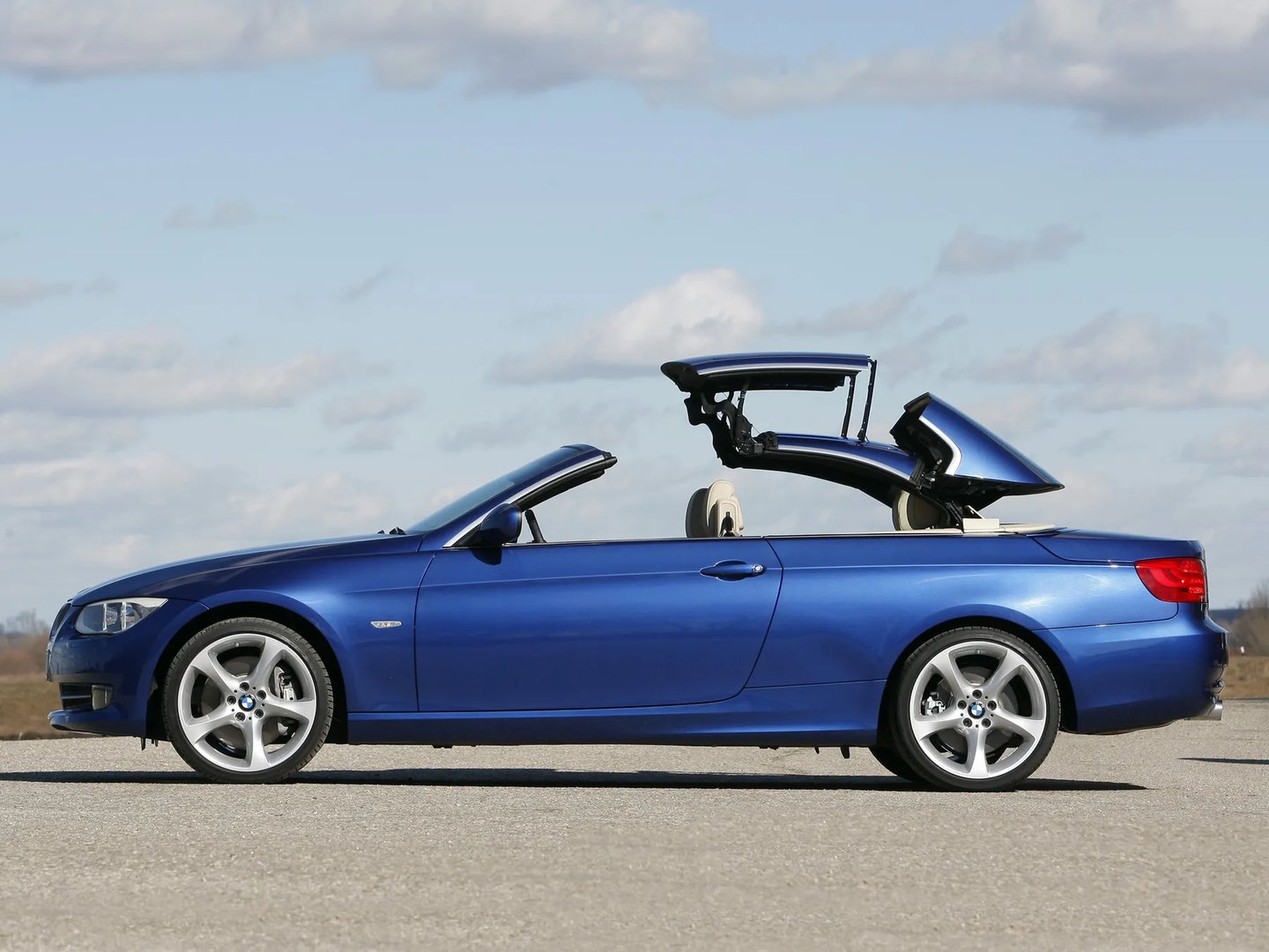 BMW_3_series_5_generation_restyling__Cabrio__4.jpg