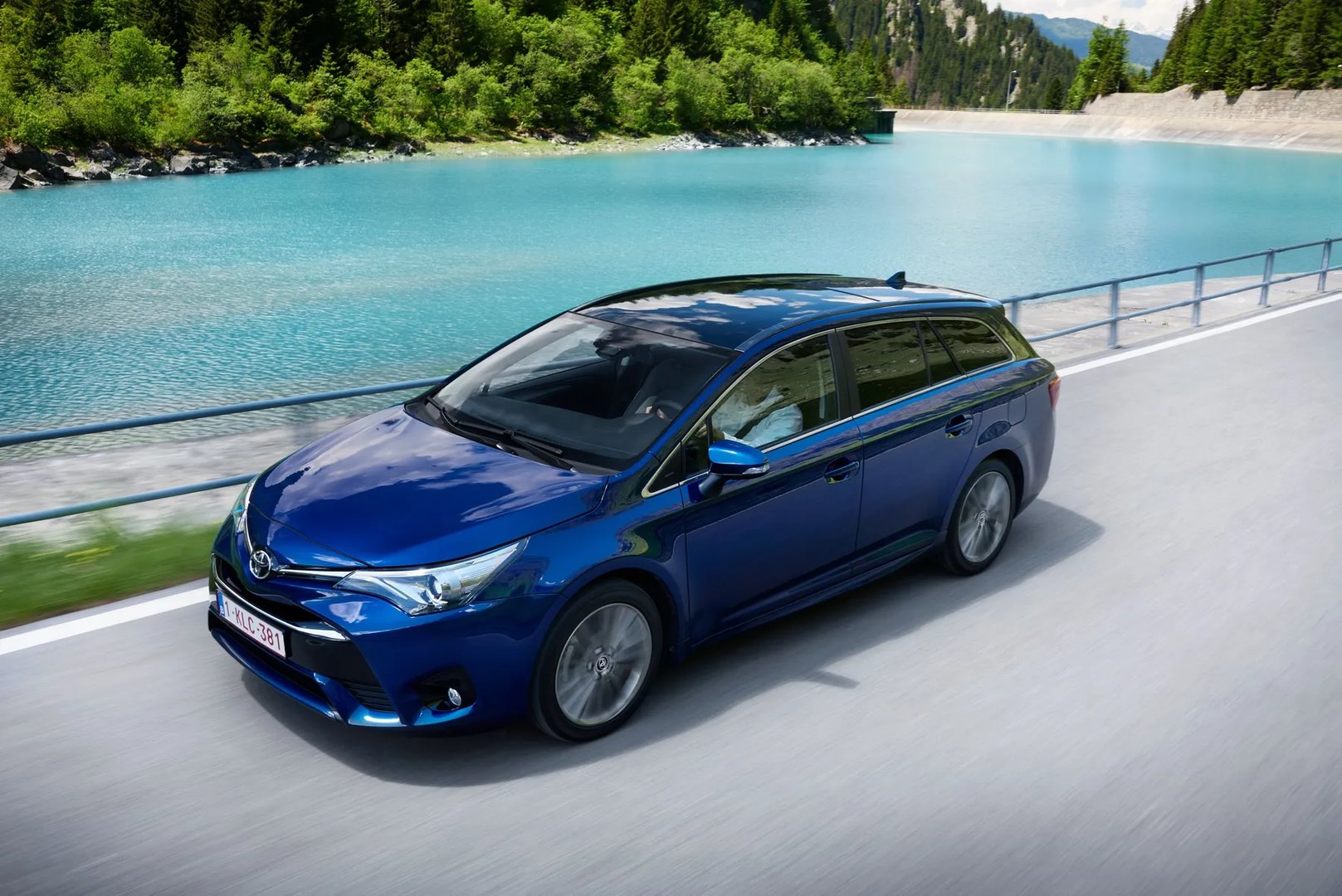 Toyota_Avensis_3_generation_restyling_2__Estate_5-door__9.jpg