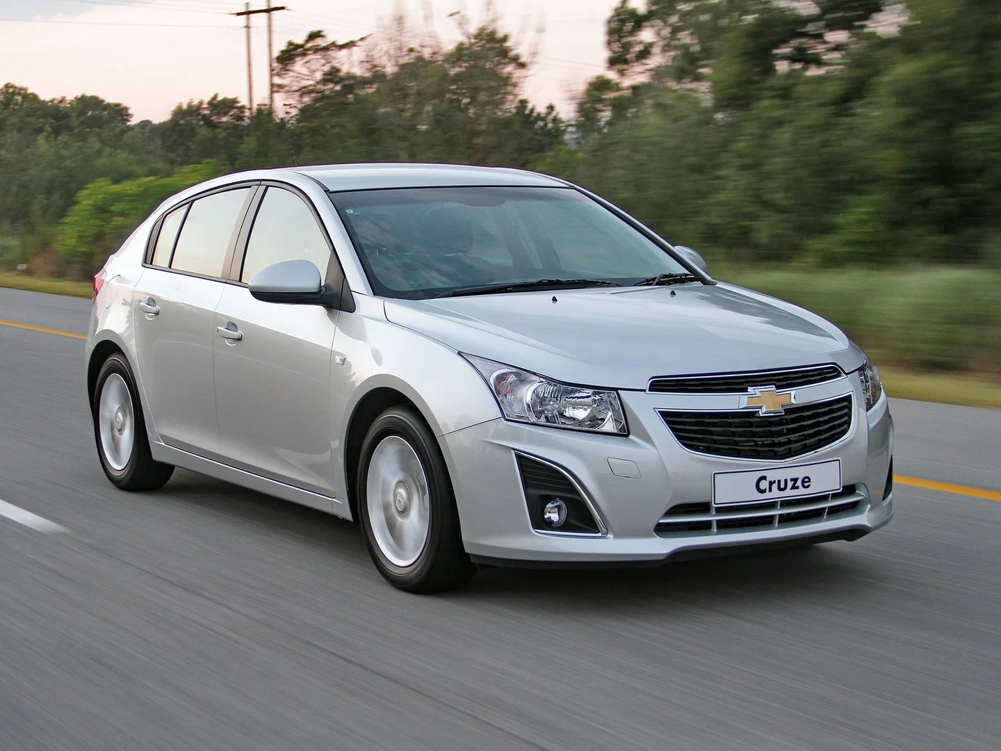 Chevrolet_Cruze_1_generation_restyling__Hatchback_5-door__7.jpg