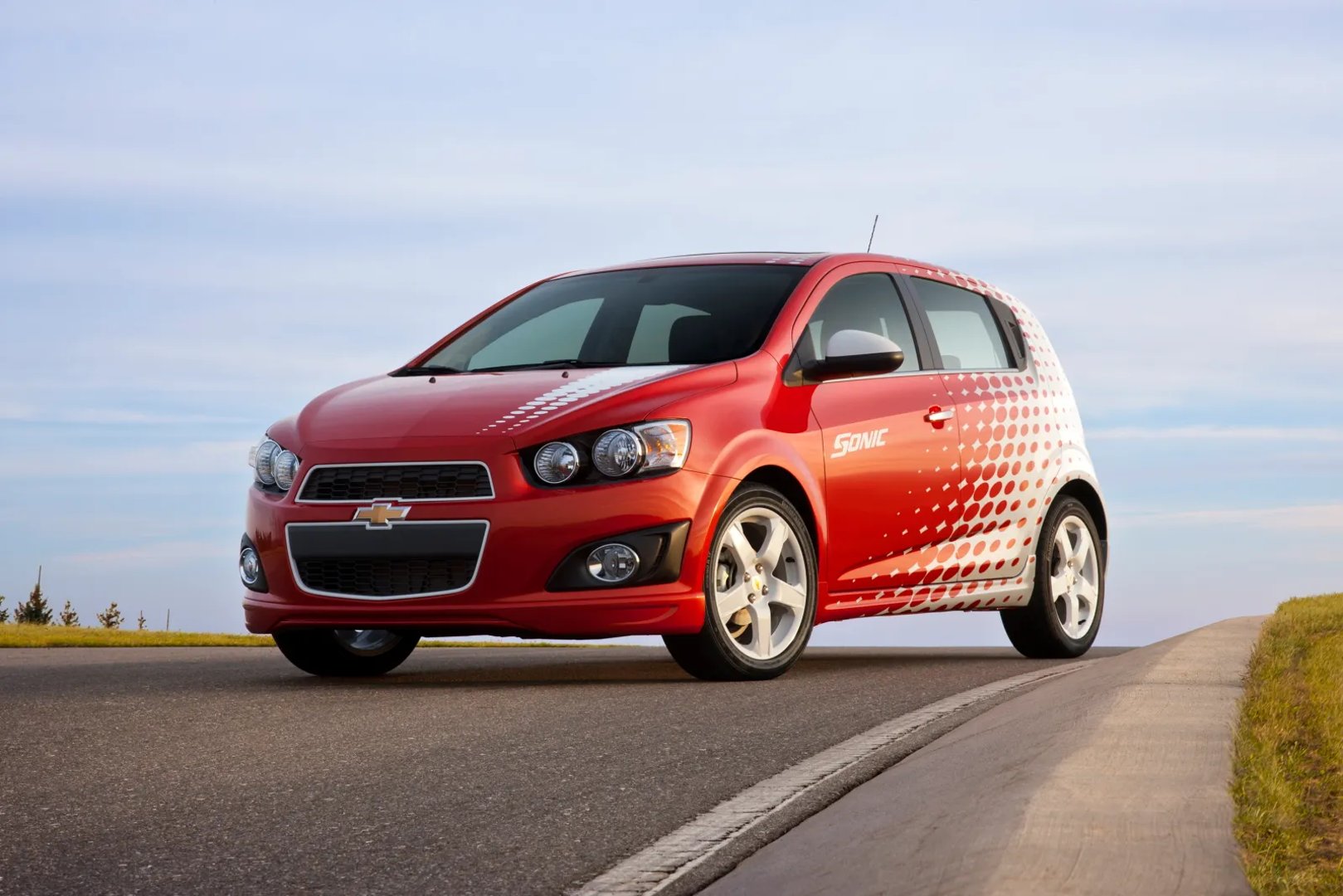 Chevrolet_Sonic_1_generation__Hatchback_5-door__1.jpg