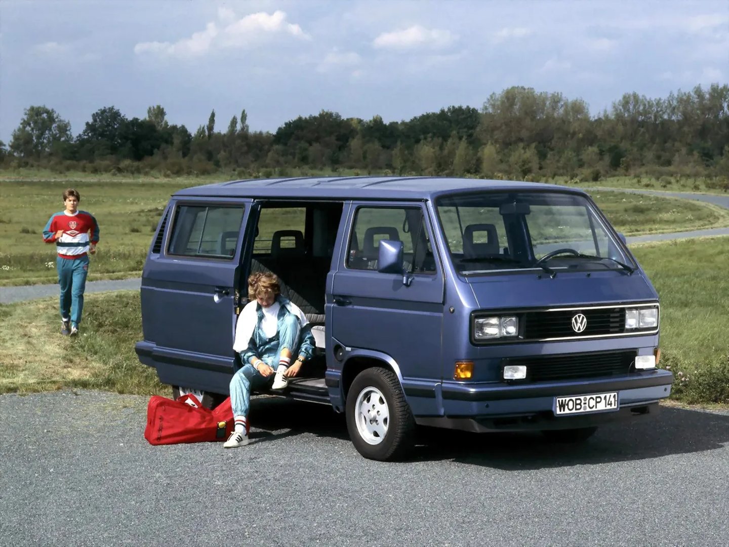 Volkswagen_Multivan_3_generation__Minivan__4.jpg