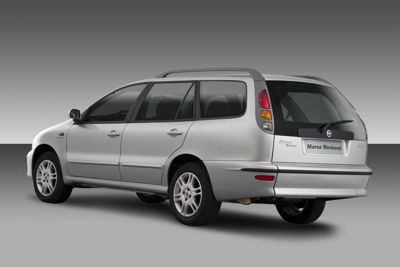 Fiat_Marea_1_generation__Estate_5-door__2.jpg