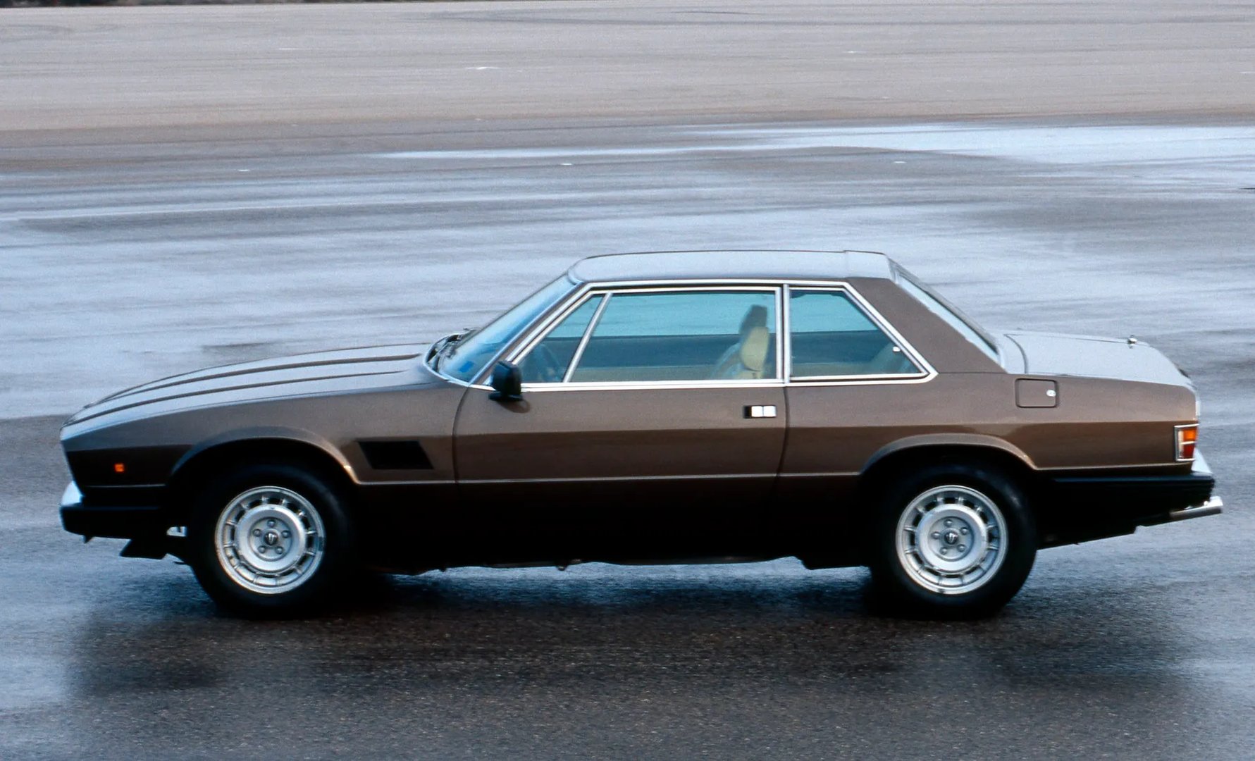 Maserati_Kyalami_1_generation__Coupe__2.jpg