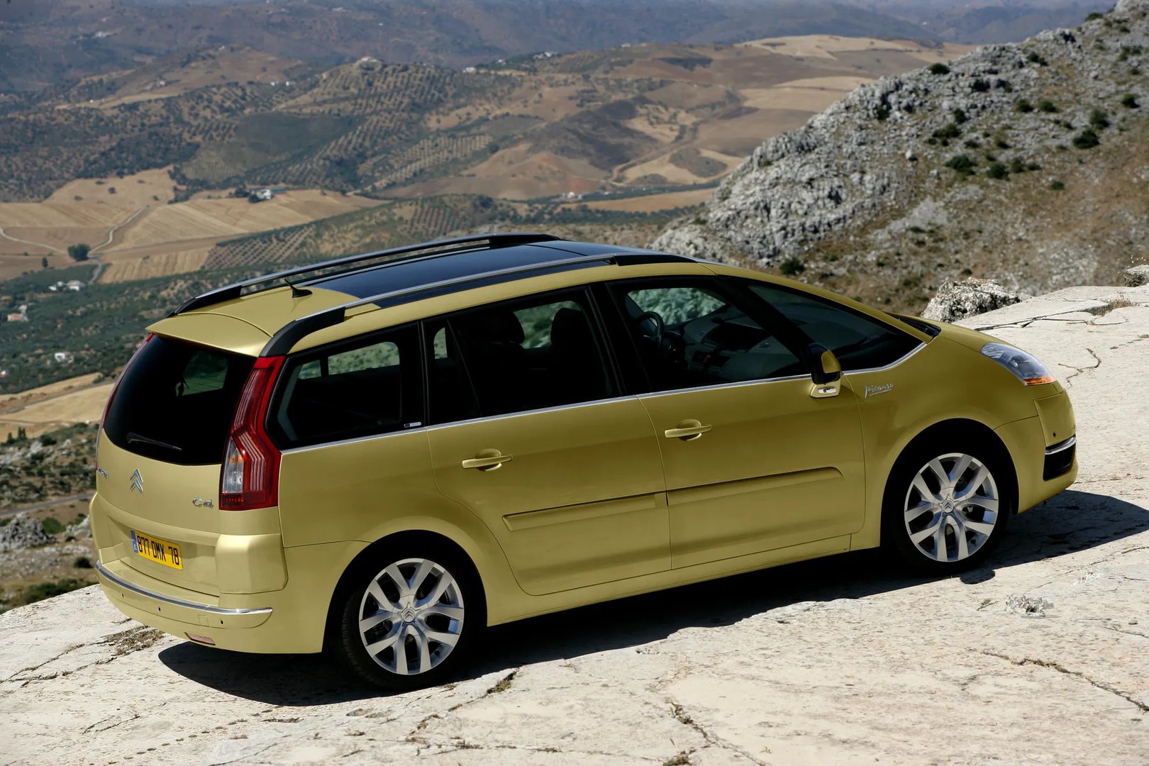 Citroen_C4_Grand_Picasso_1_generation__Compact_Van__8.jpg