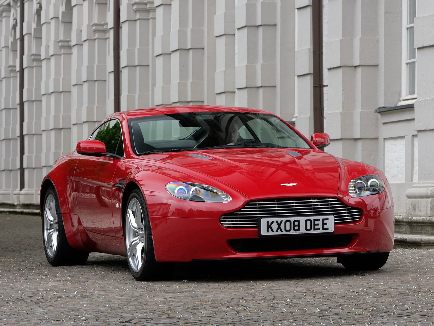 Aston Martin_Vantage_3_generation_restyling__Coupe__10.jpg