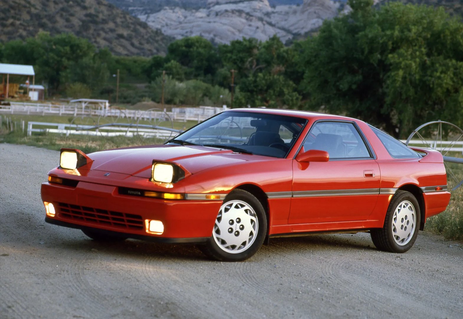 Toyota_Supra_3_generation__Coupe__2.jpg