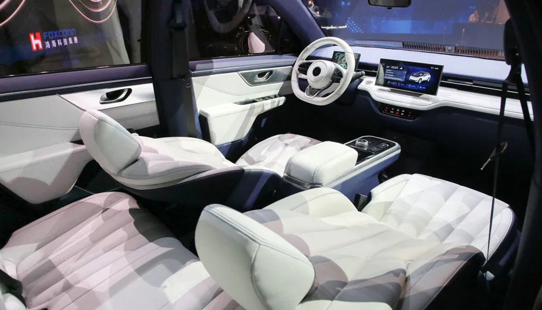 foxtron_Model_C_1_generation__SUV_5-doors__5.jpg