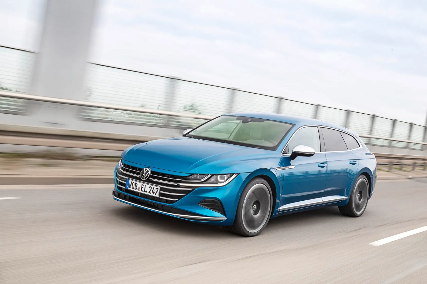 Volkswagen_Arteon_1_generation_restyling__Estate_5-door__10.jpg