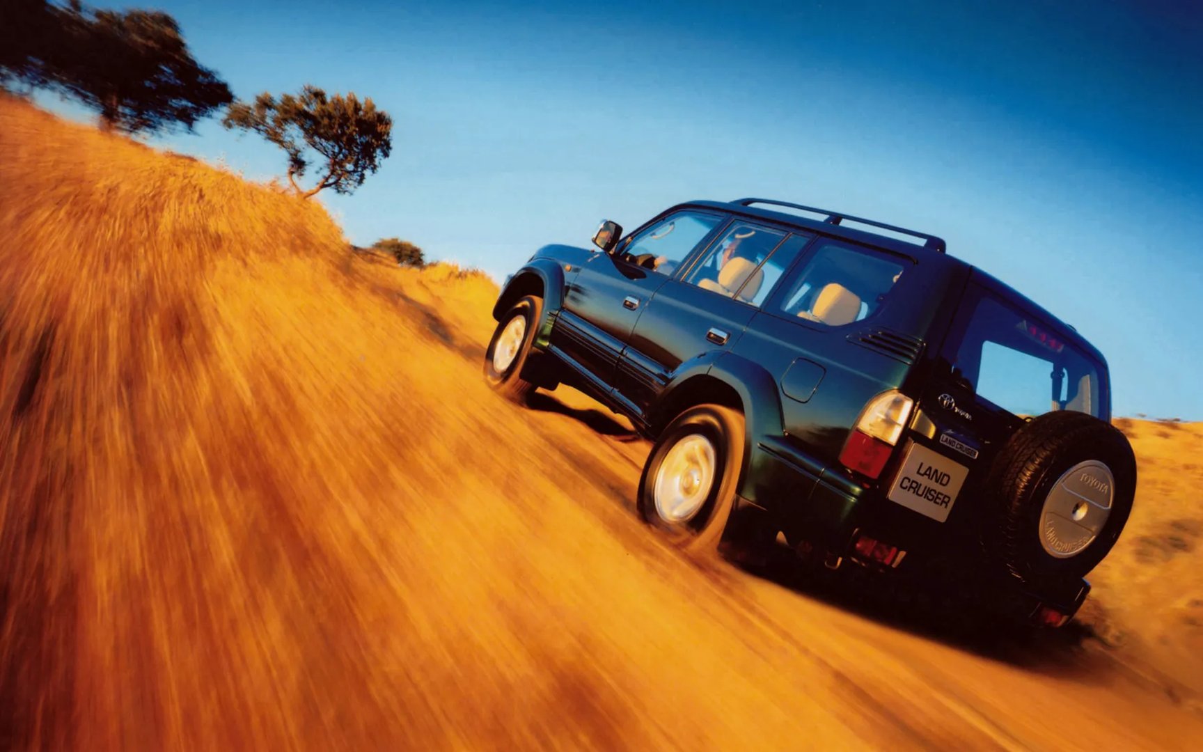 Toyota_Land_Cruiser_2_generation_restyling__SUV_5-doors__4.jpg