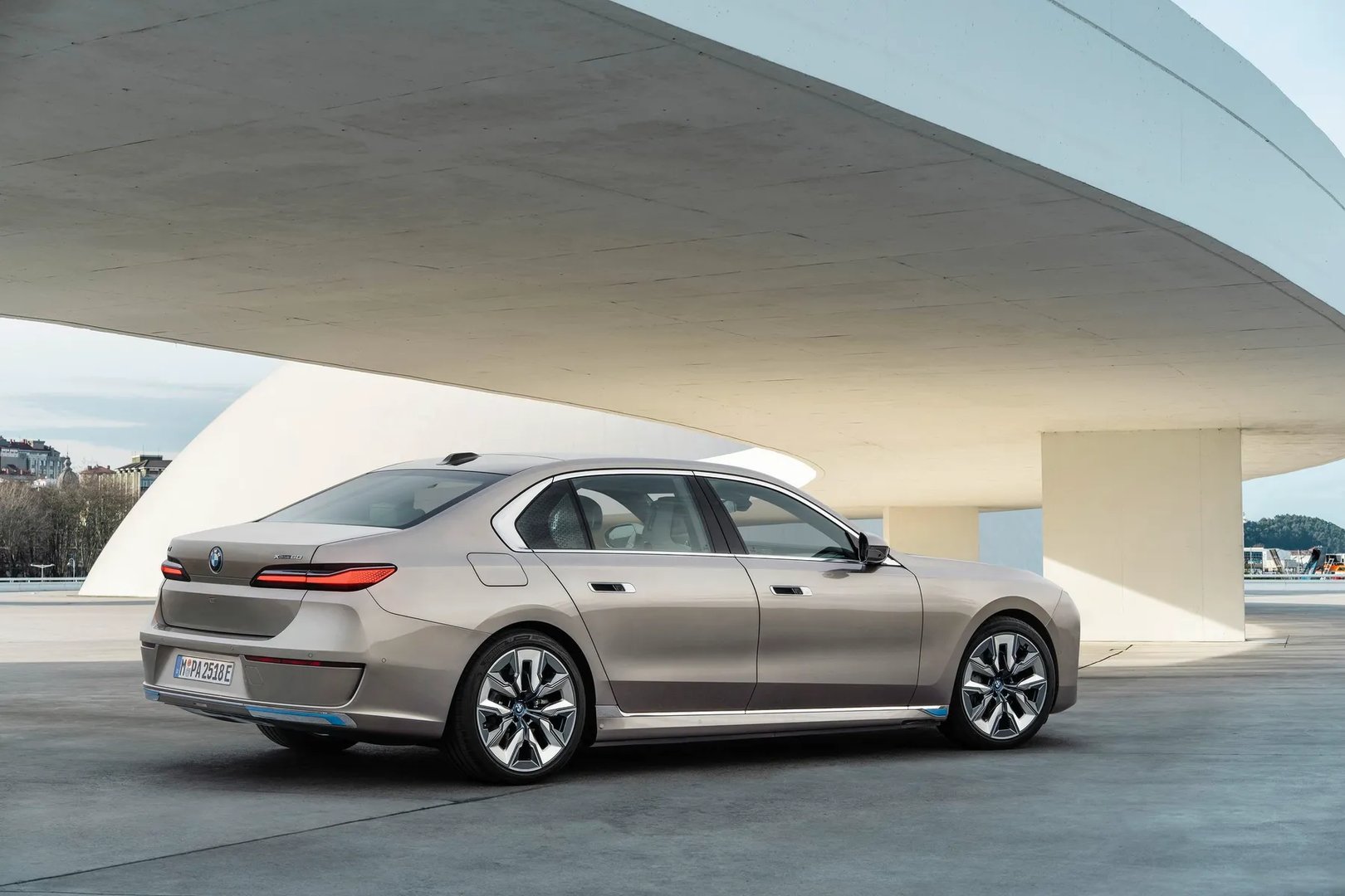 BMW_i7_1_generation__Sedan__7.jpg