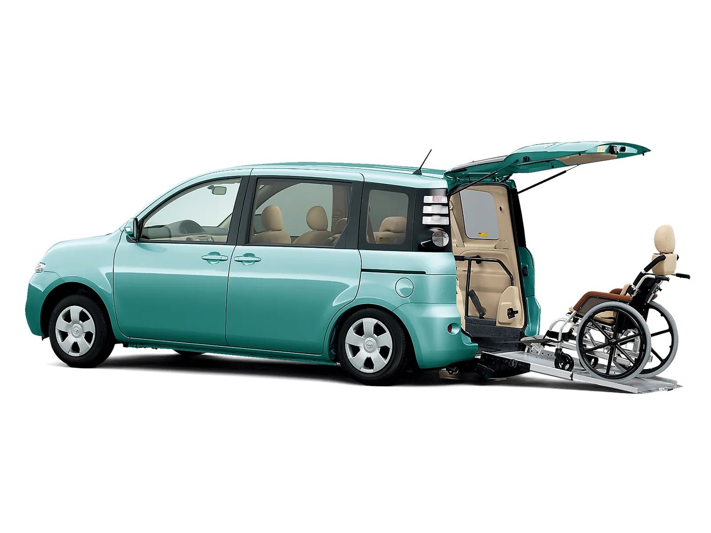 Toyota_Sienta_1_generation_restyling_1__Compact_Van__3.jpg