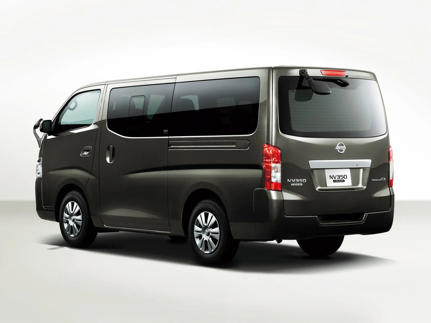 Nissan_NV350_Caravan_1_generation__Minivan__5.jpg