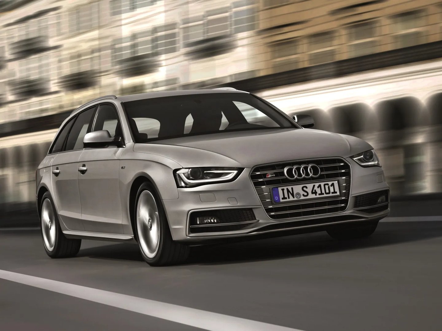 Audi_S4_4_generation_restyling__Estate_5-door__1.jpg