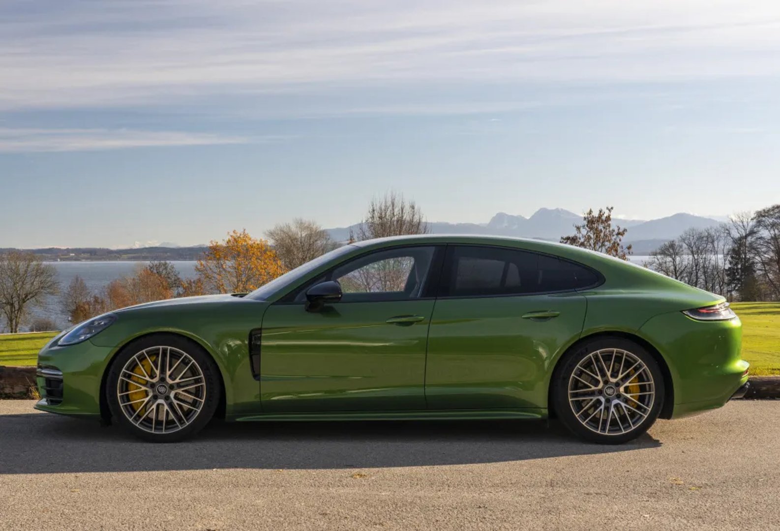 Porsche_Panamera_2_generation_restyling__Liftback__8.jpg