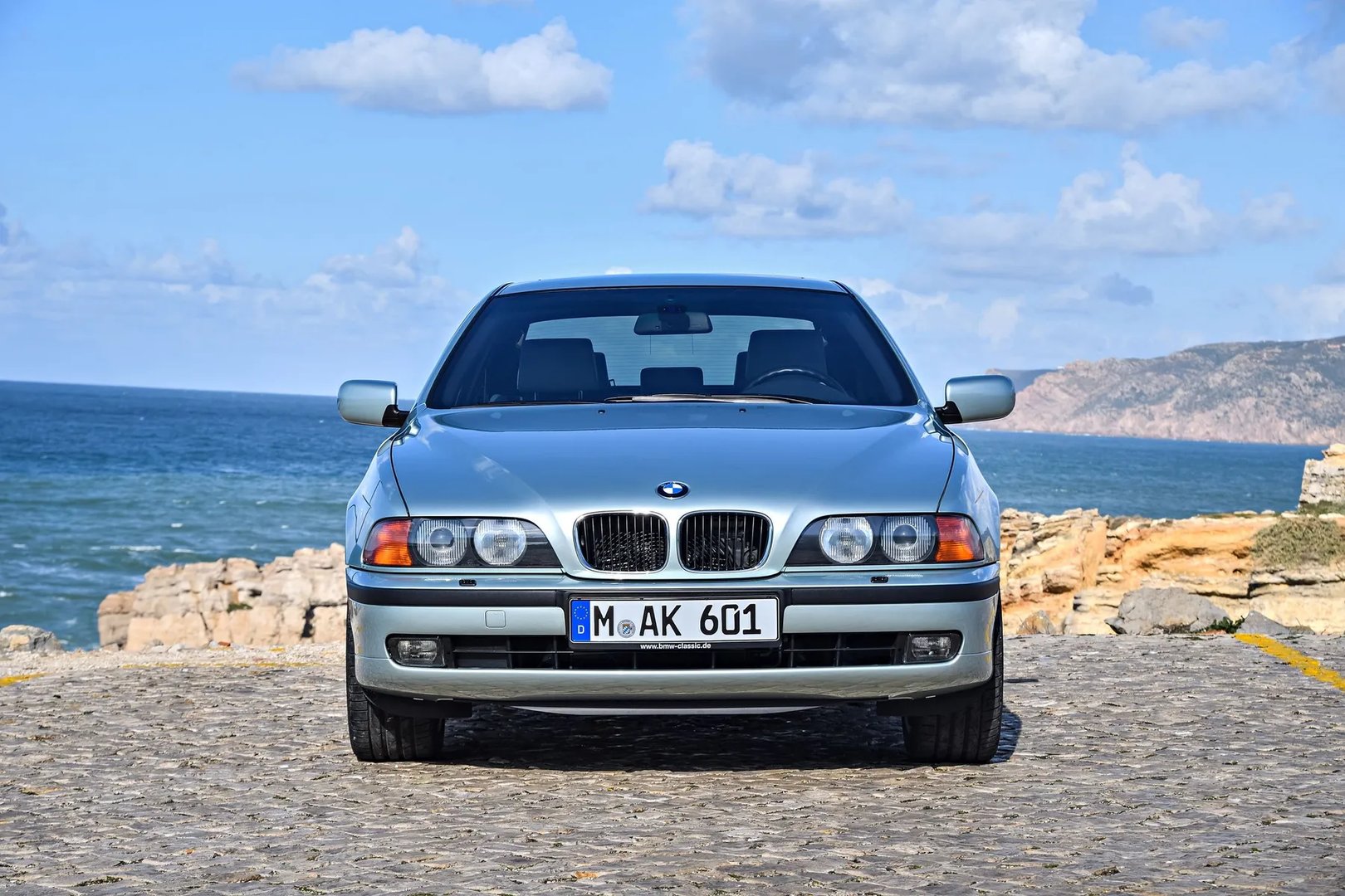 BMW_5_series_4_generation__Sedan__4.jpg