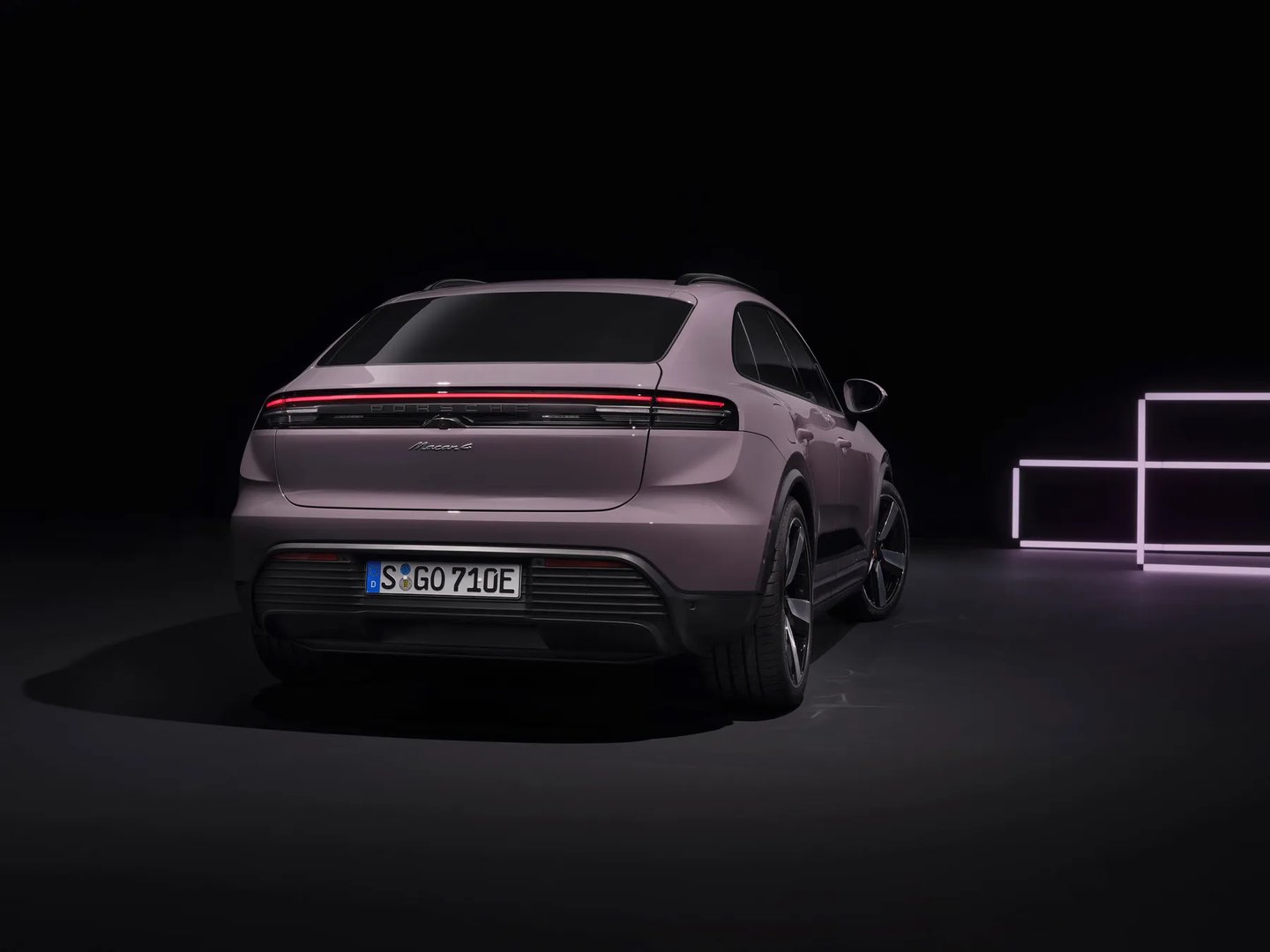 porsche_Macan_2_generation__SUV_5-doors__3.jpg