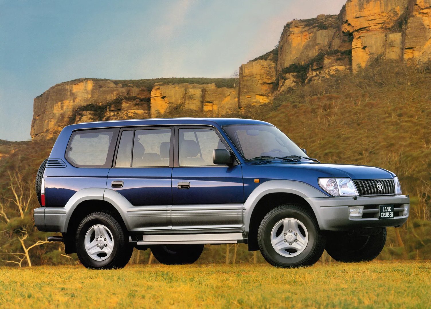 Toyota_Land_Cruiser_2_generation_restyling__SUV_5-doors__8.jpg