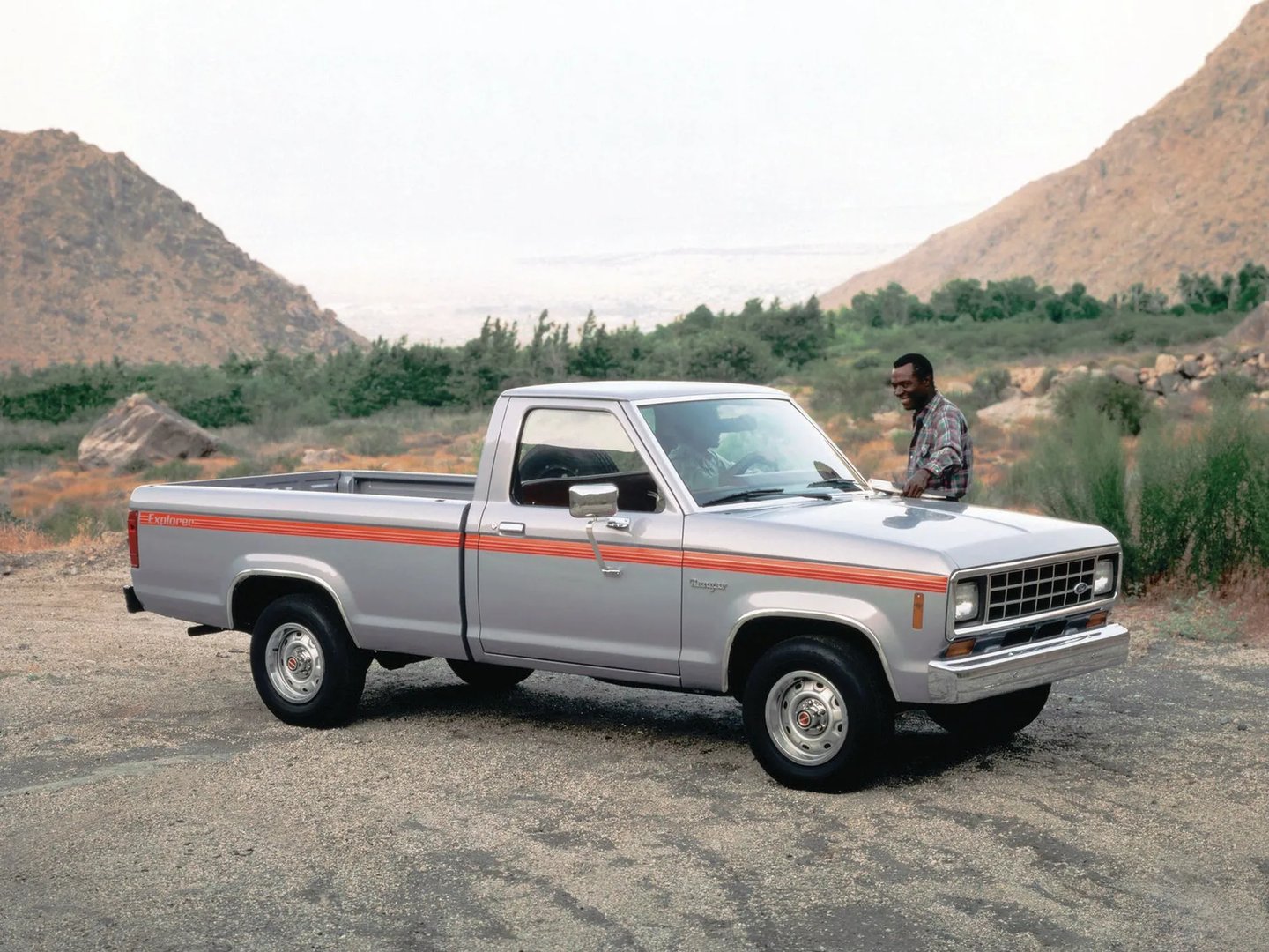 Ford_Ranger_(North_America)_1_generation__Pickup_single-cab__6.jpg