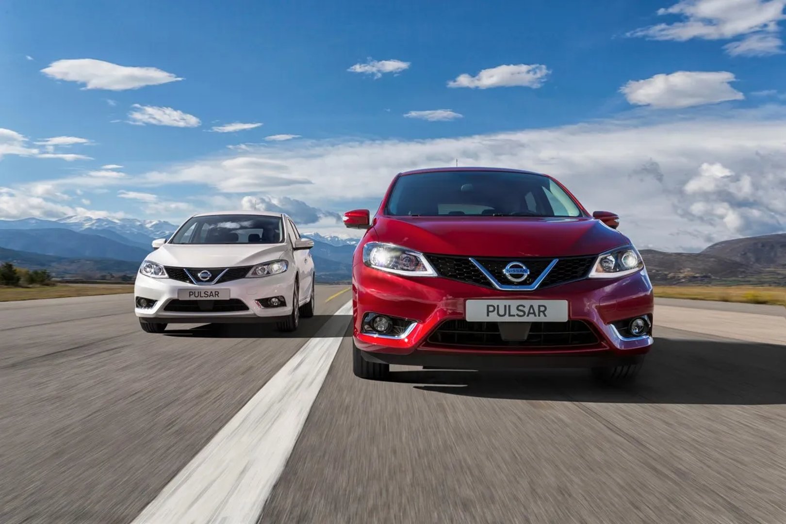 Nissan_Pulsar_6_generation__Hatchback_5-door__11.jpg