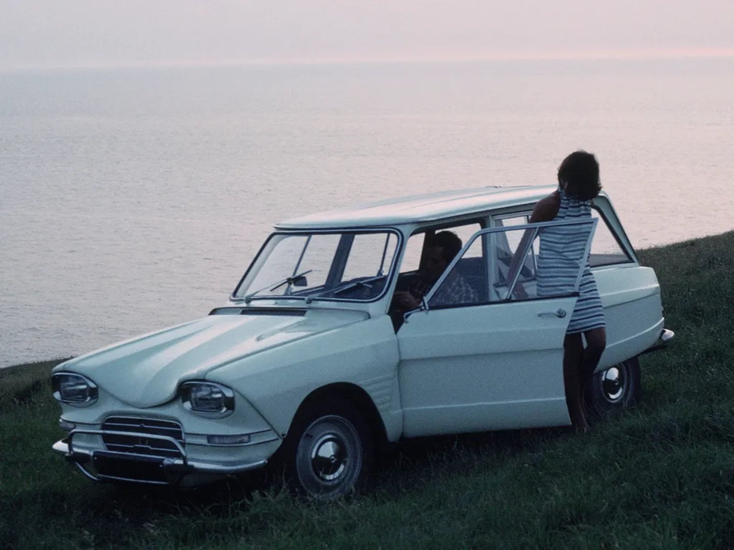 Citroen_AMI_1_generation__Estate_5-door__1.jpg