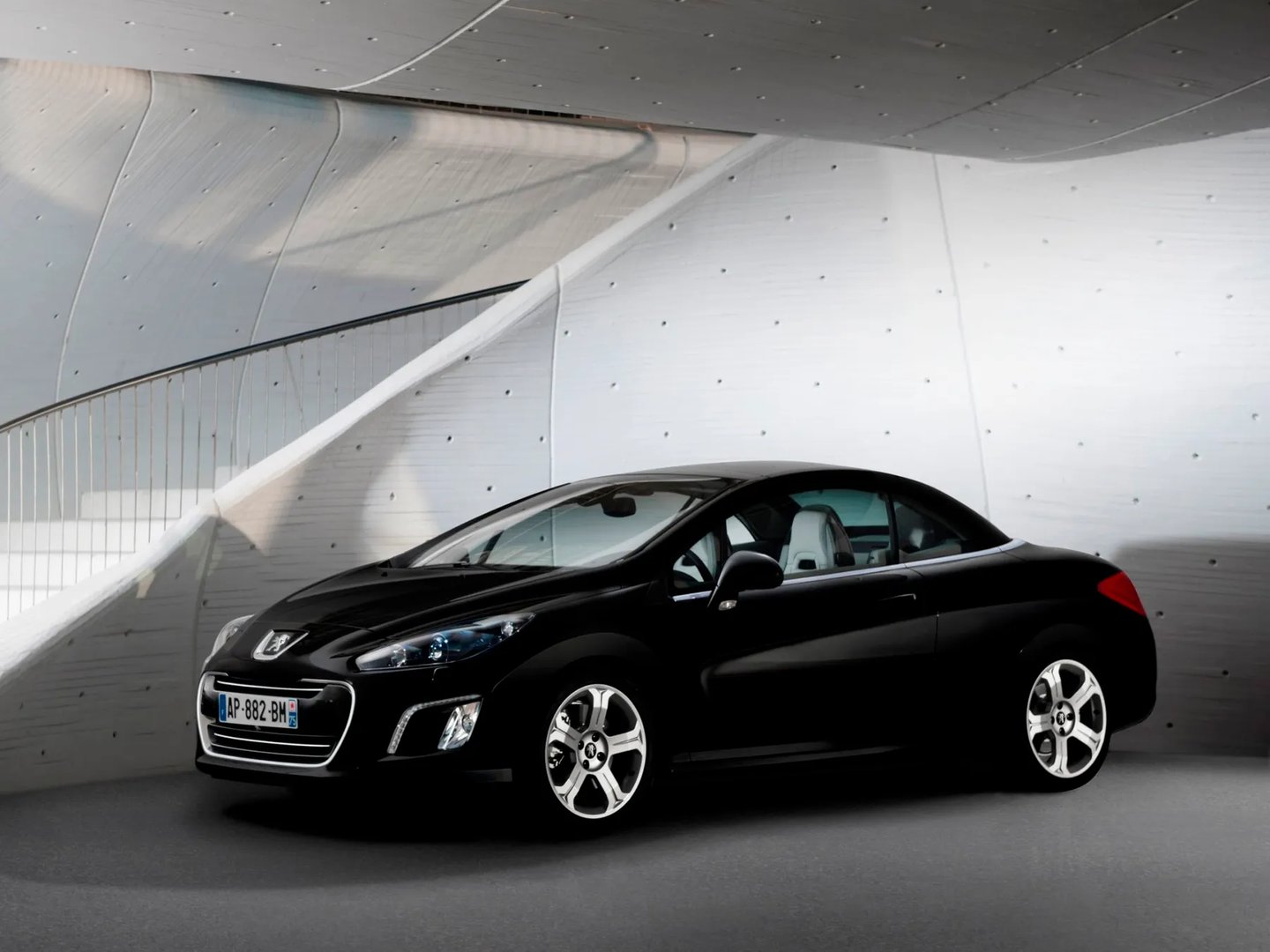 Peugeot_308_1_generation_restyling__Cabrio__10.jpg