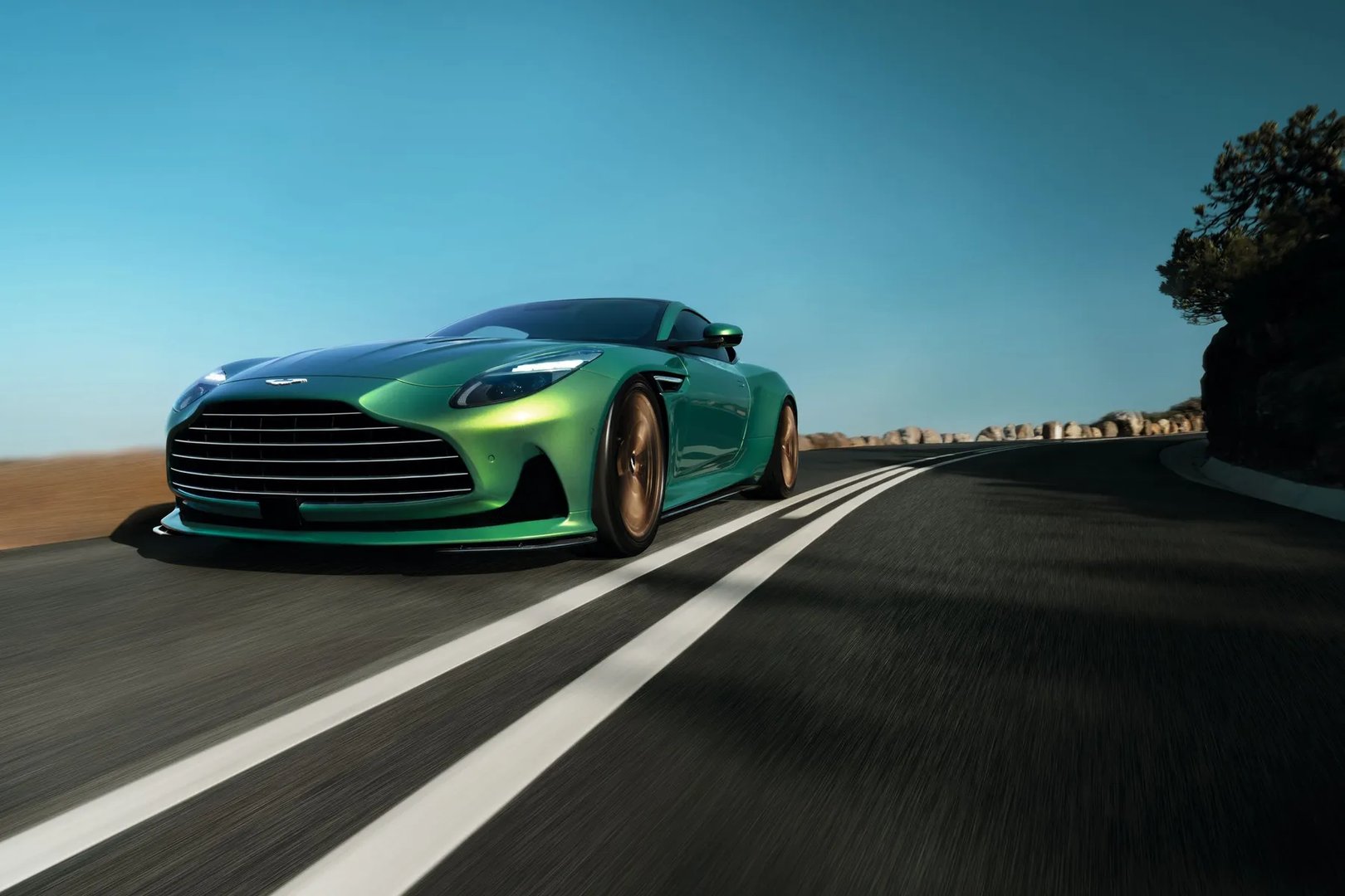 Aston Martin_DB12_1_generation__Coupe__1.jpg