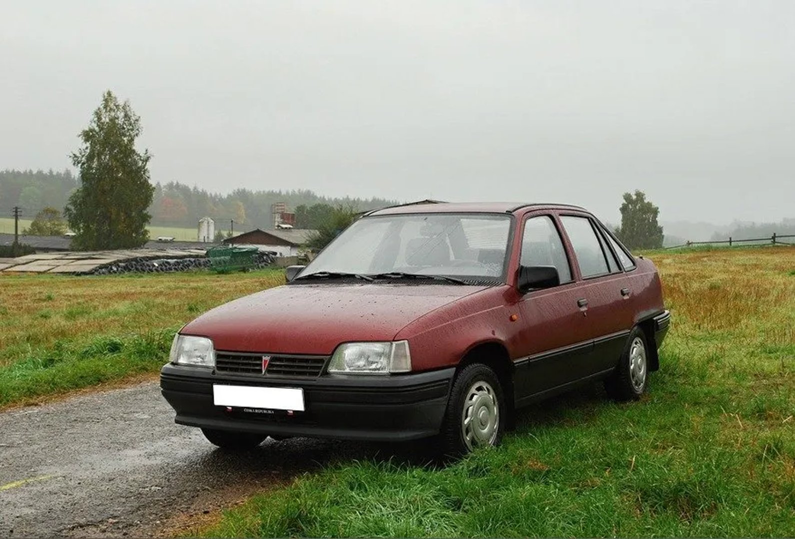 Daewoo_Racer_1_generation__Sedan__2.jpg